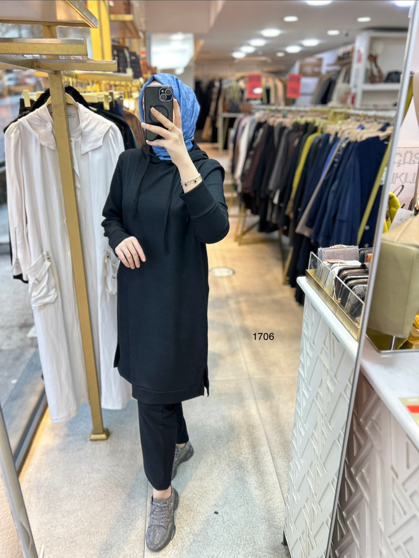 1706 Kapüşonlu Takım