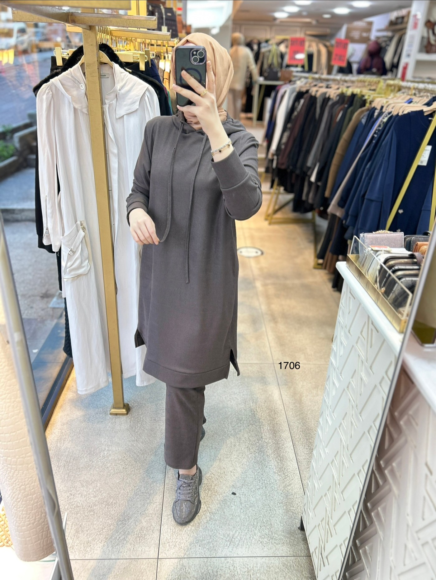 1706 Kapüşonlu Takım