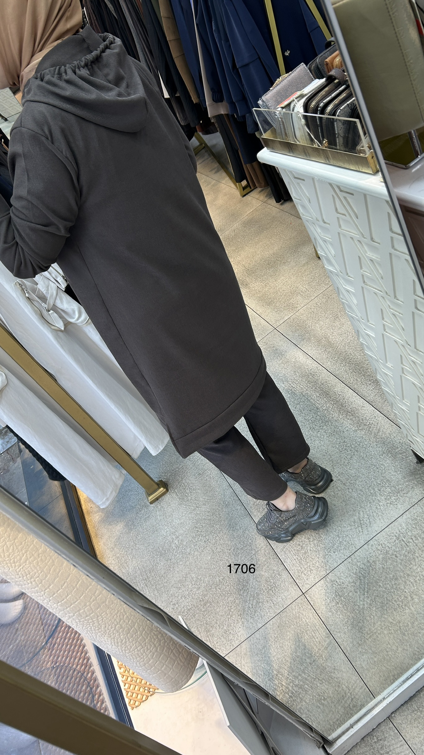 1706 Kapüşonlu Takım