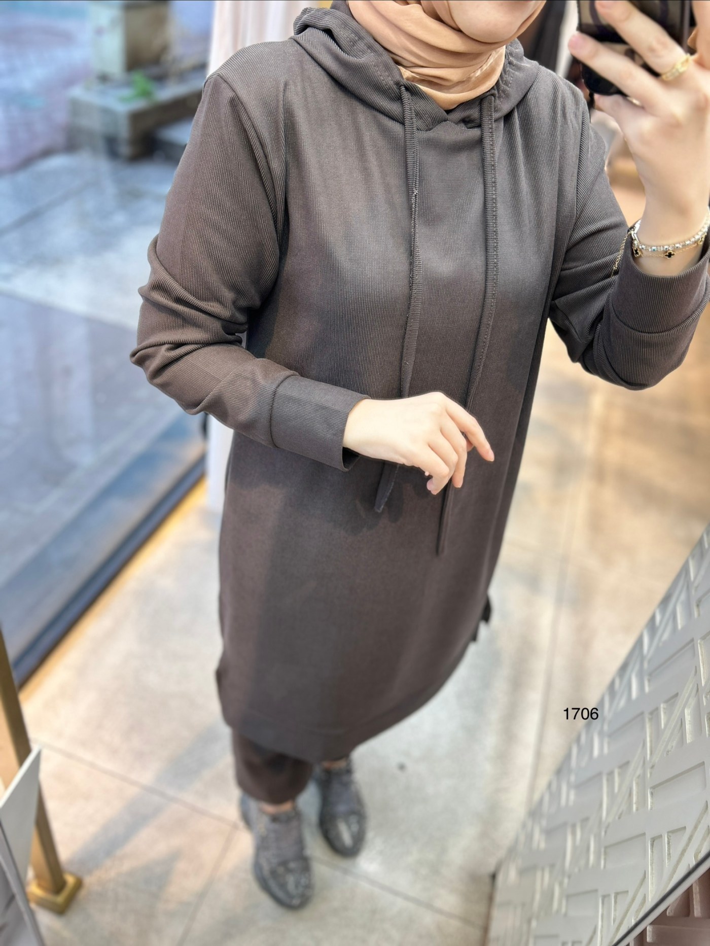 1706 Kapüşonlu Takım