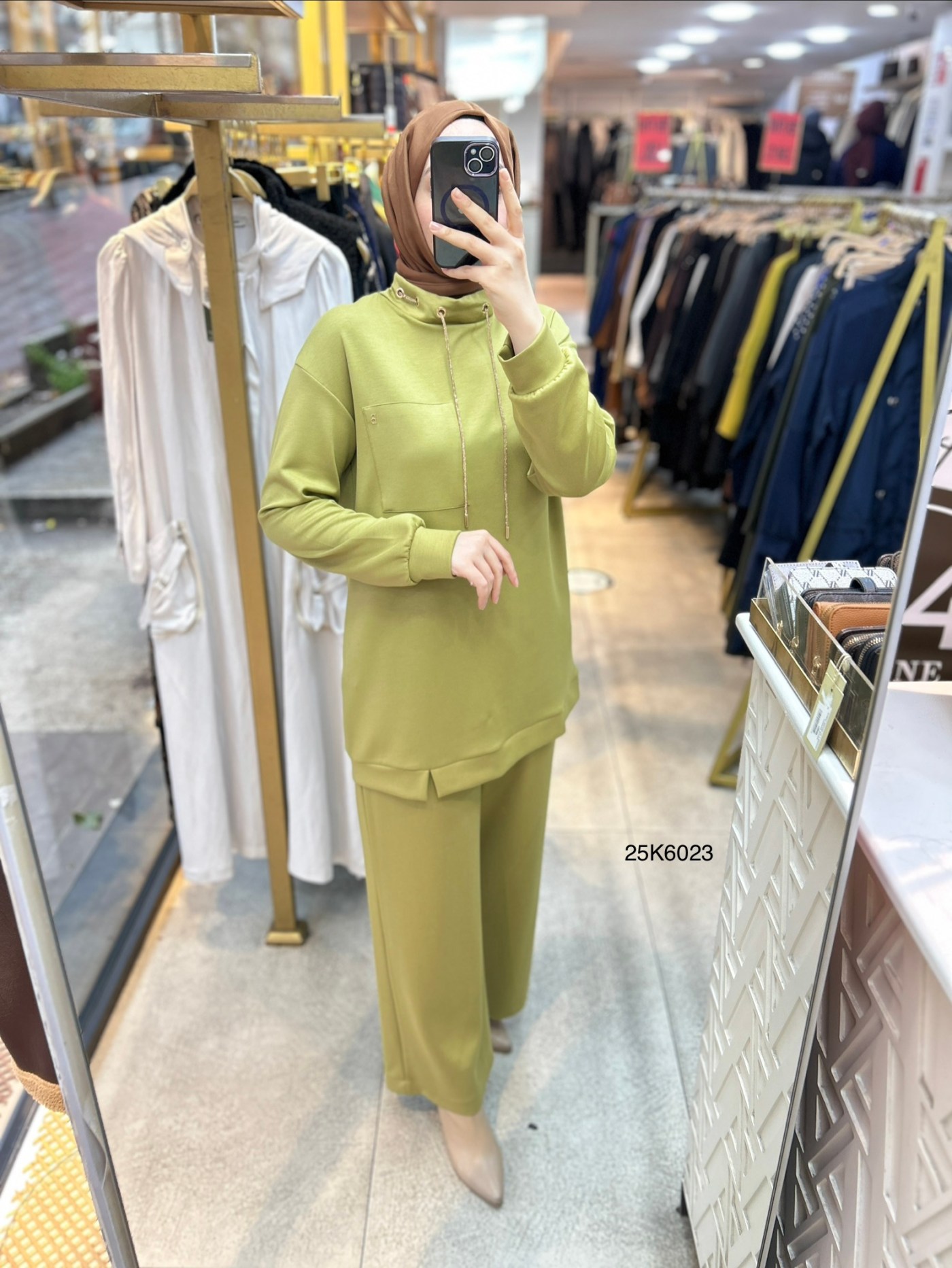 25K6023 Cep Detaylı Spor Takım