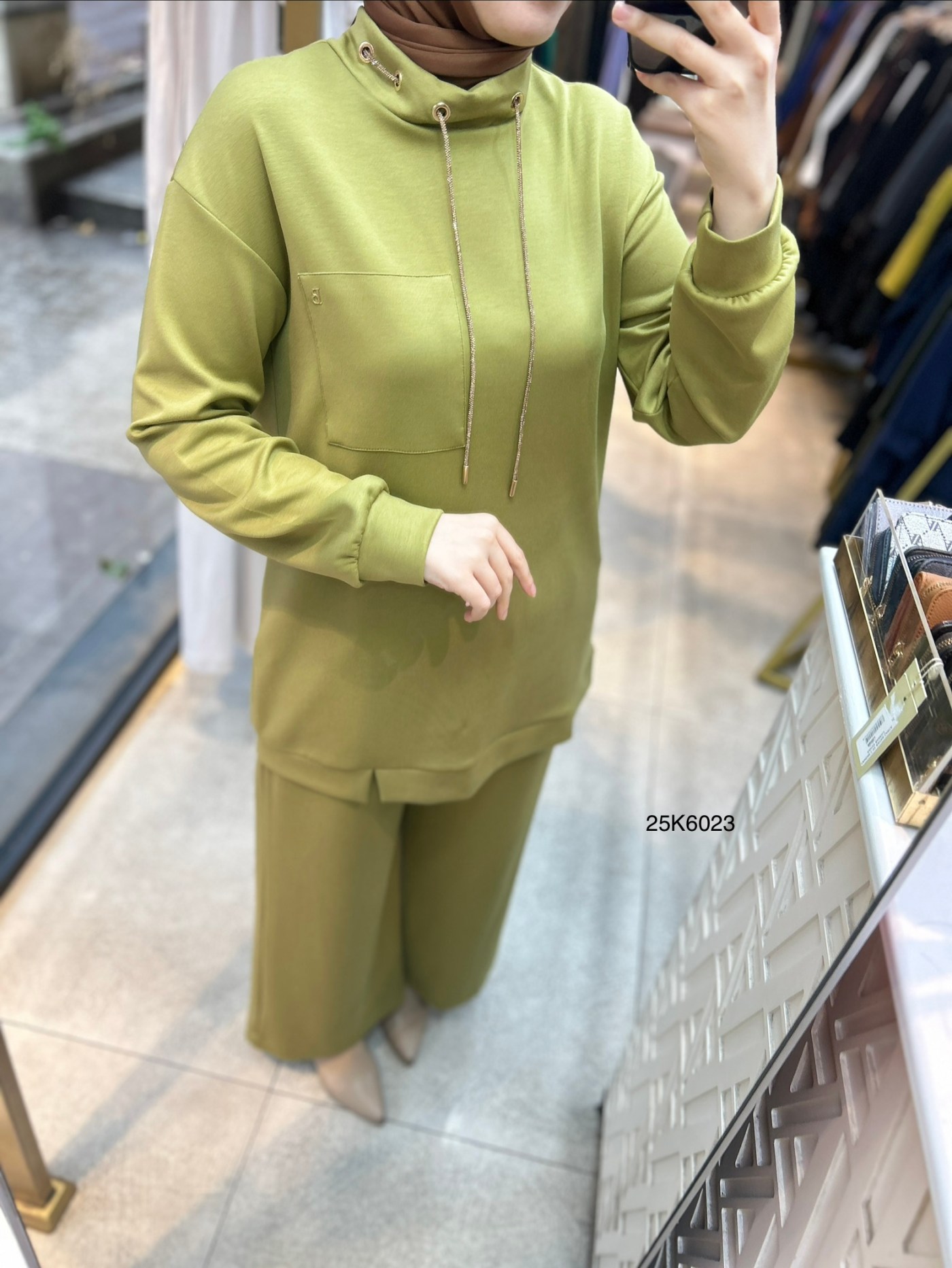 25K6023 Cep Detaylı Spor Takım