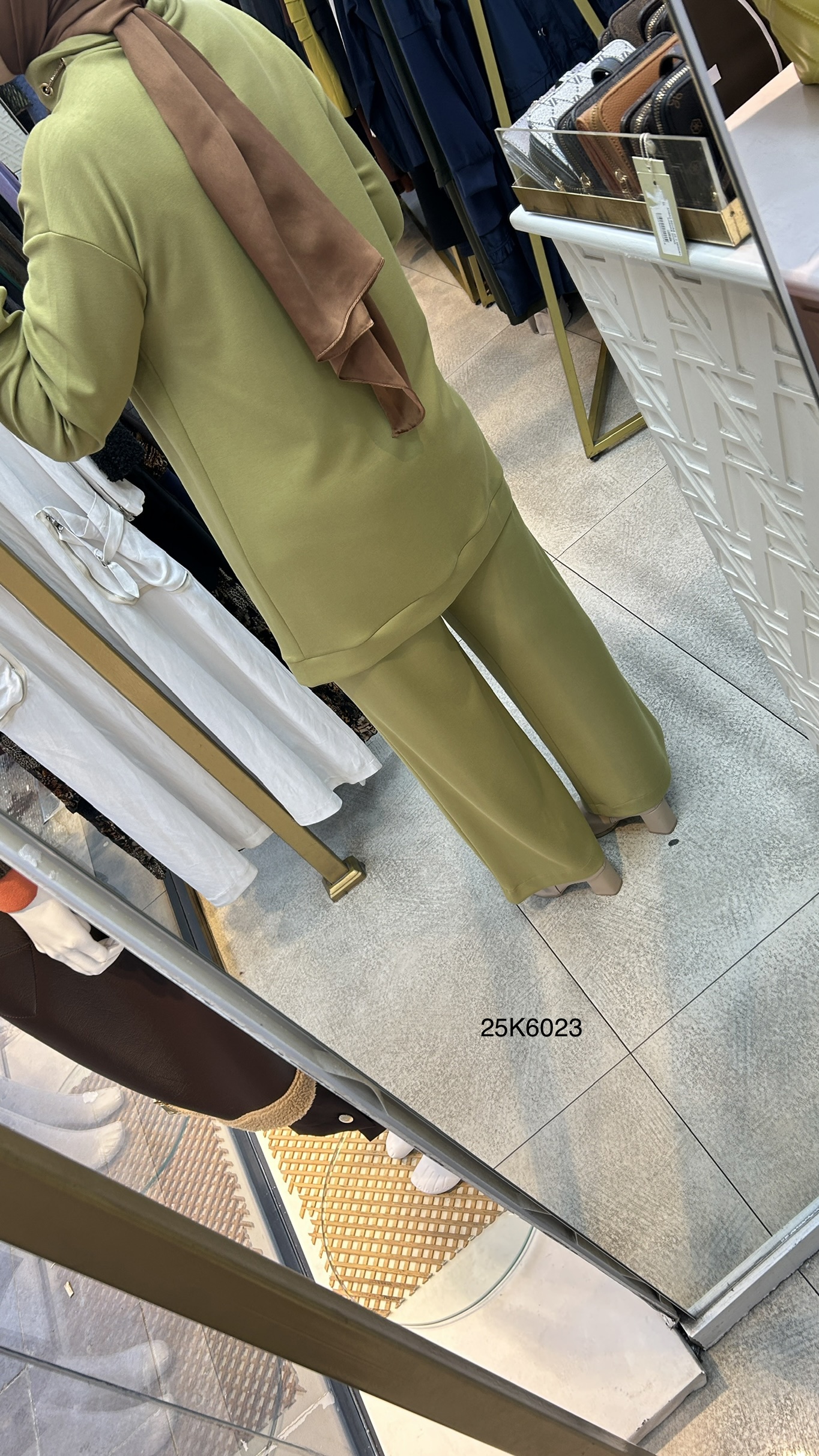 25K6023 Cep Detaylı Spor Takım