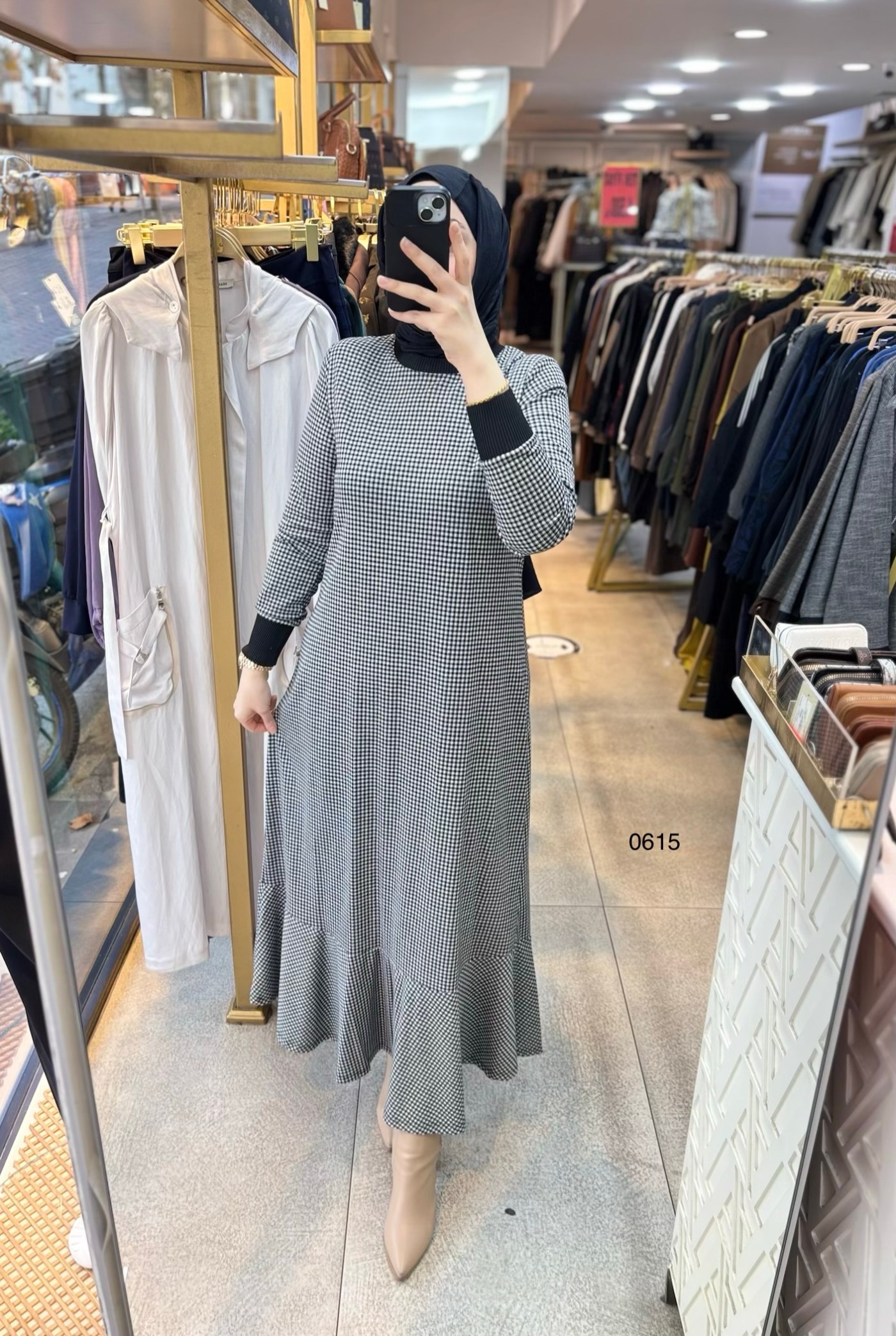 0615 Ekose Desenli Elbise