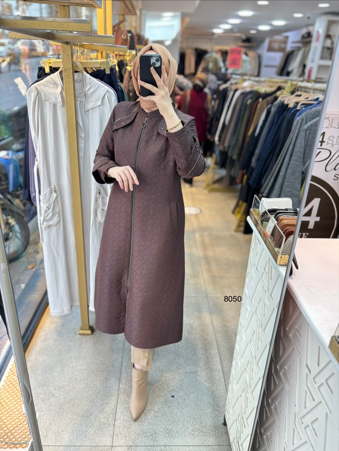 8050 Omuz Ve Taş Detaylı Kapitone