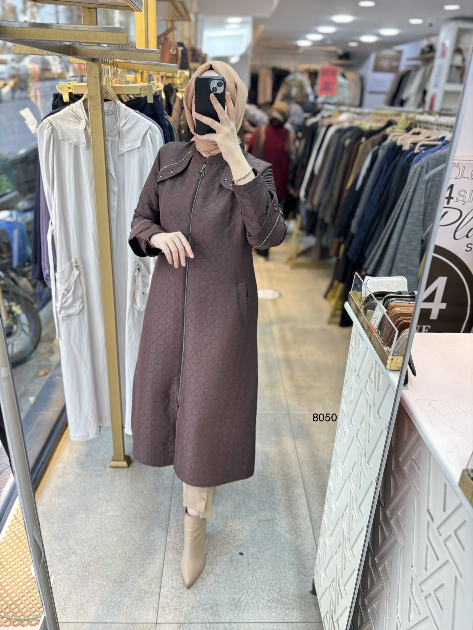 8050 Omuz Ve Taş Detaylı Kapitone - Görsel 2