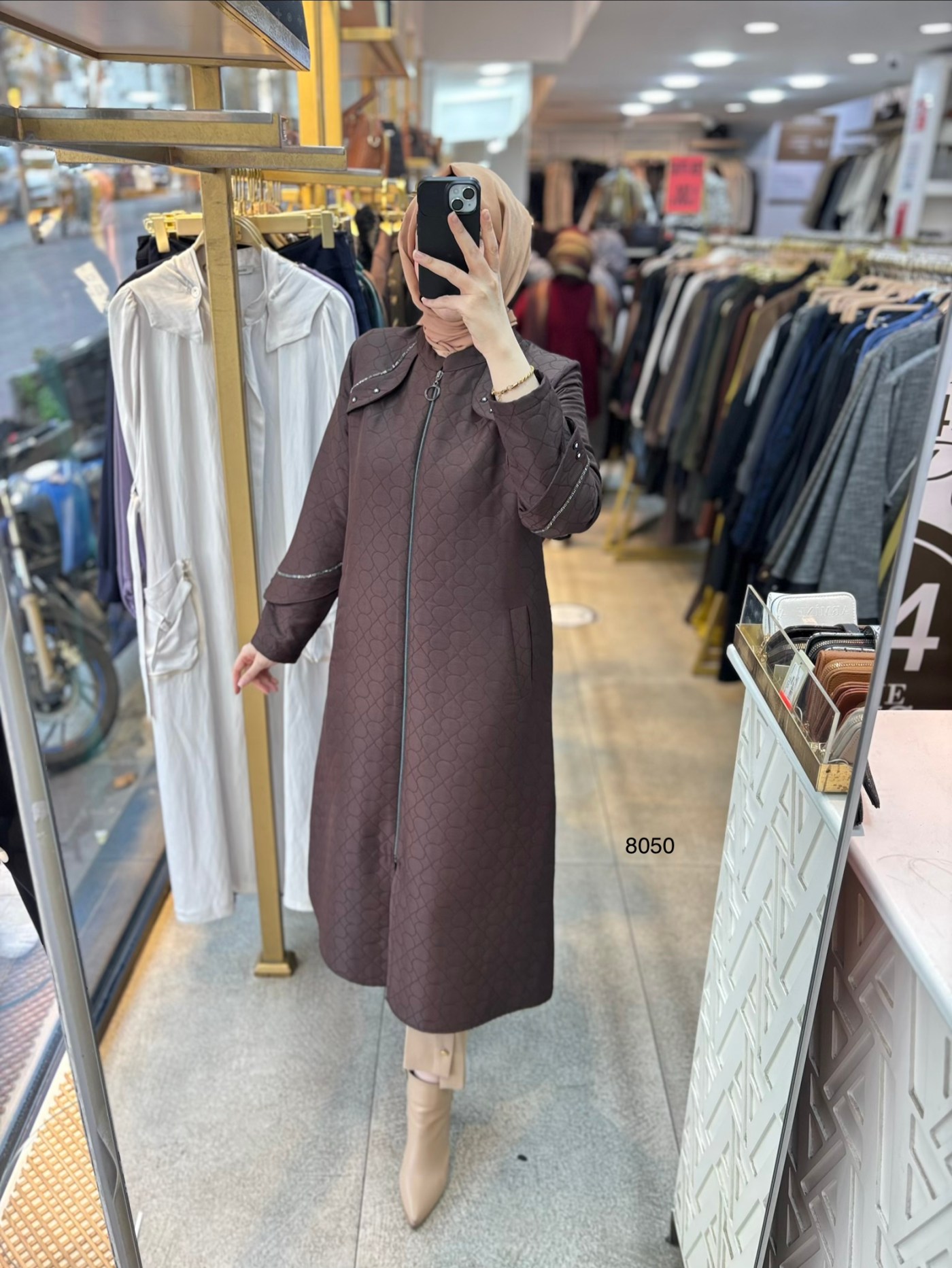 8050 Omuz Ve Taş Detaylı Kapitone