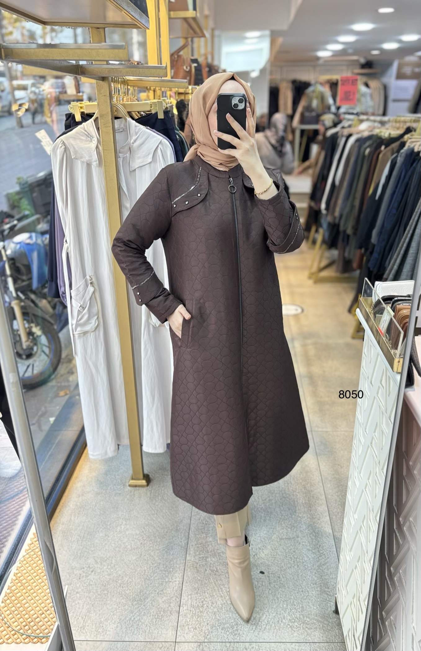 8050 Omuz Ve Taş Detaylı Kapitone