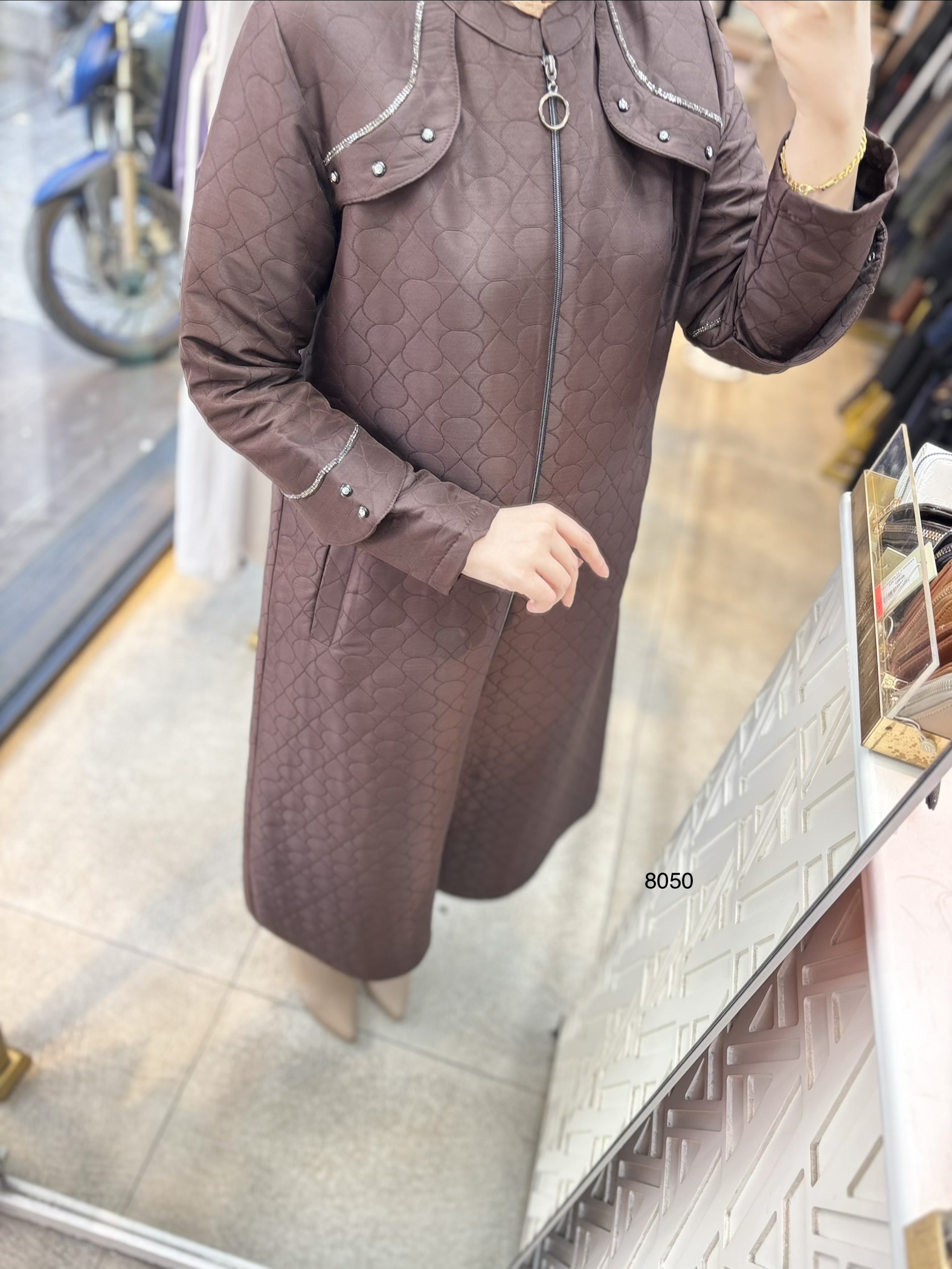 8050 Omuz Ve Taş Detaylı Kapitone - Görsel 4