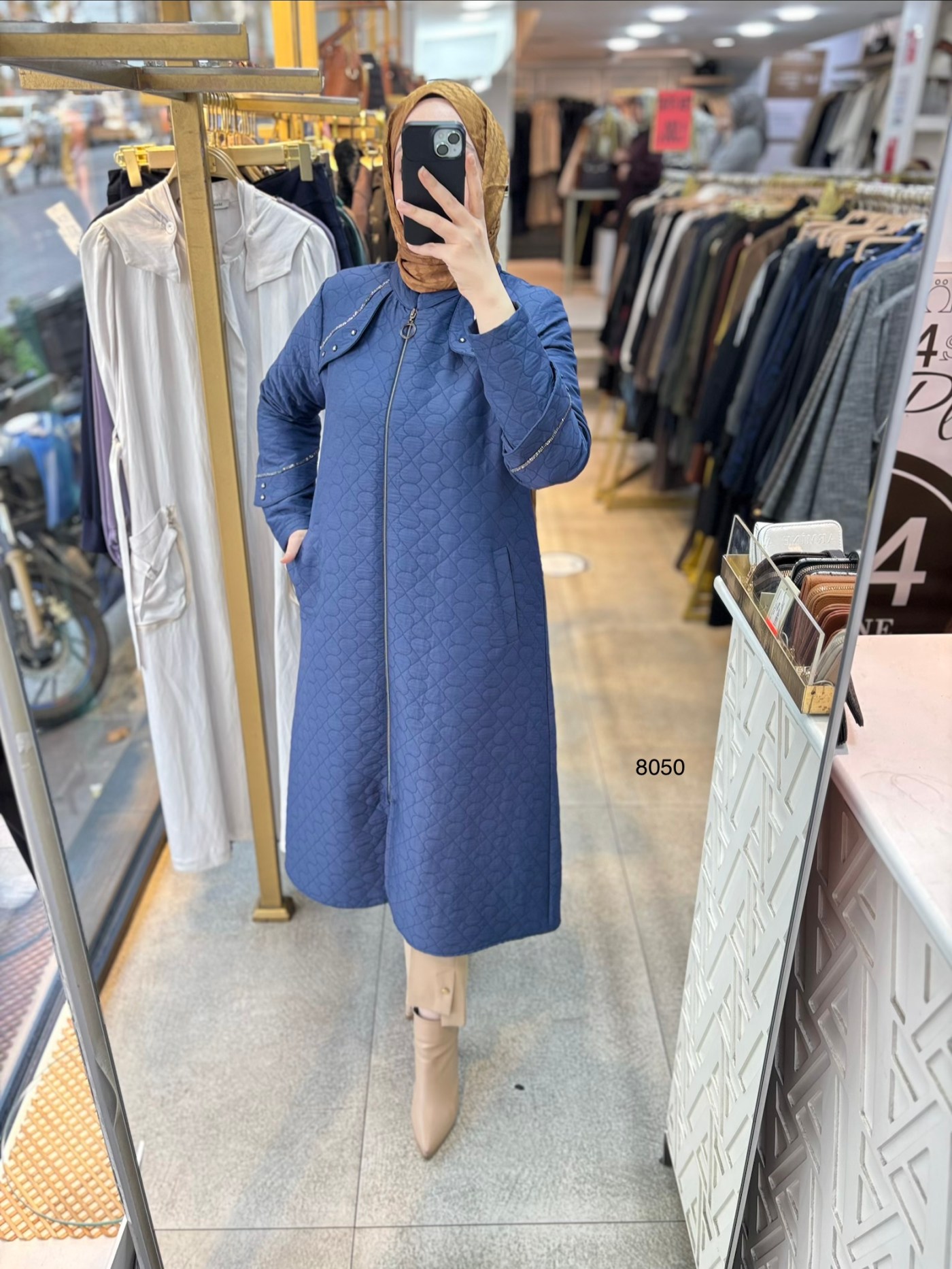 8050 Omuz Ve Taş Detaylı Kapitone