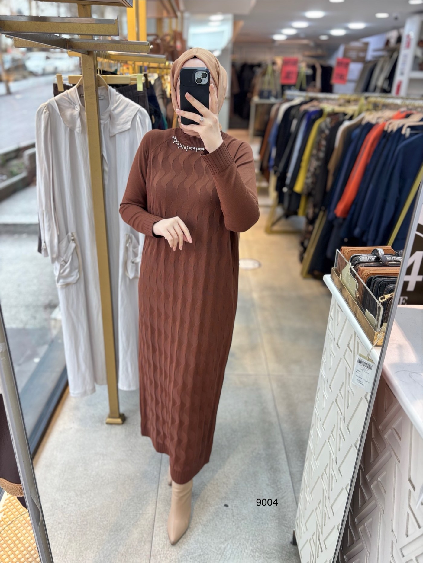 9004 Yakası Taşlı Merserize Elbise