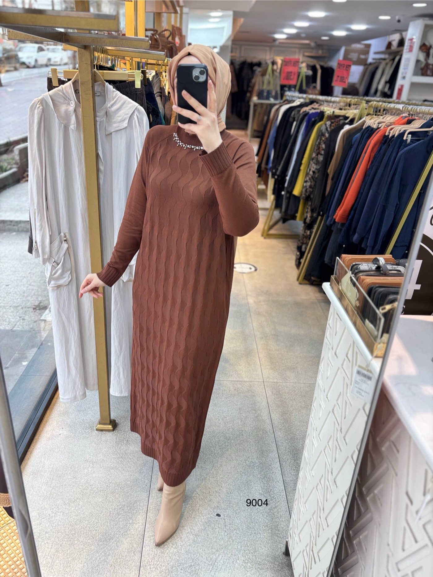 9004 Yakası Taşlı Merserize Elbise