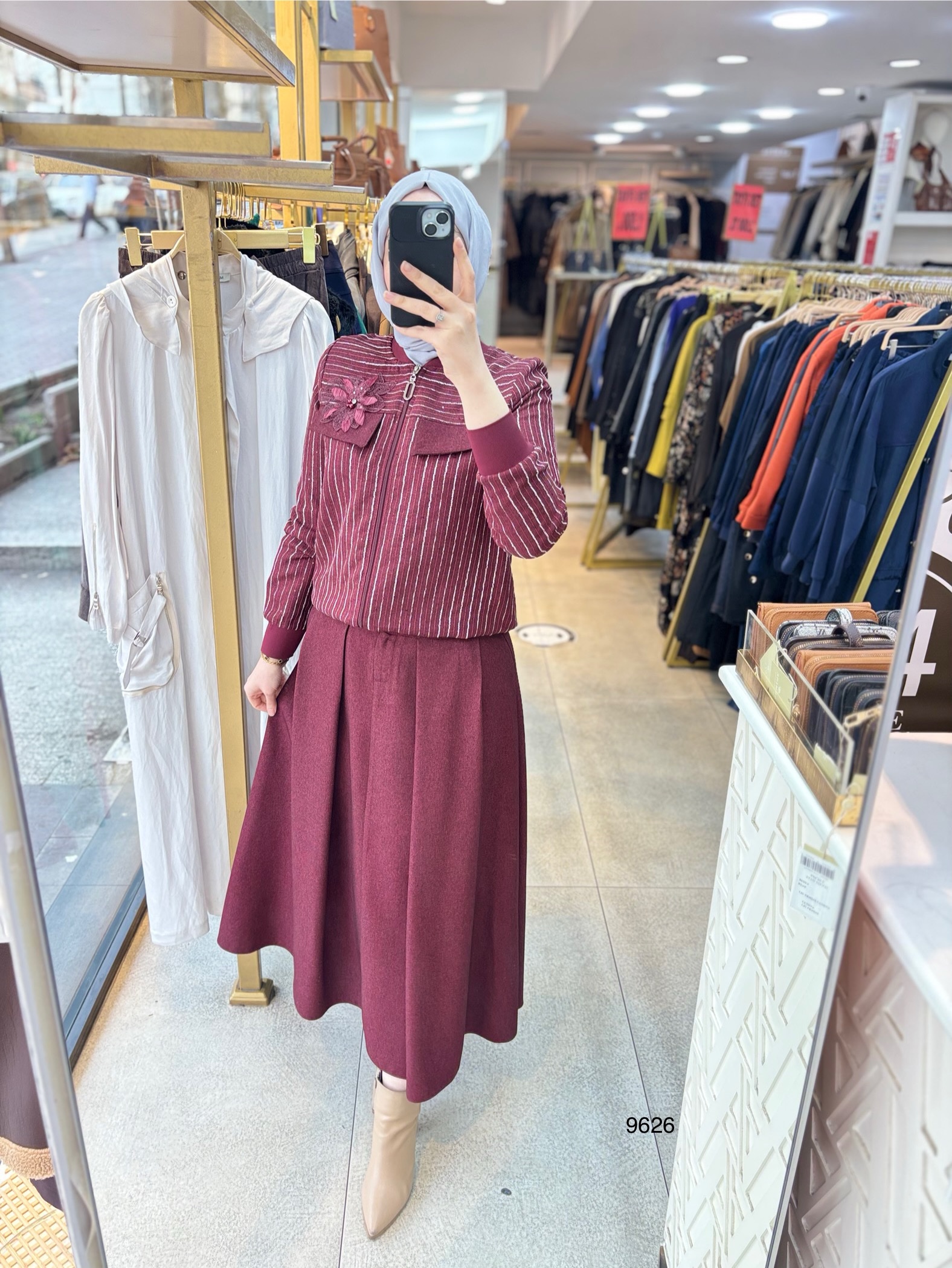 9626 Yaka Gül Detaylı Etekli Takım - Görsel 1