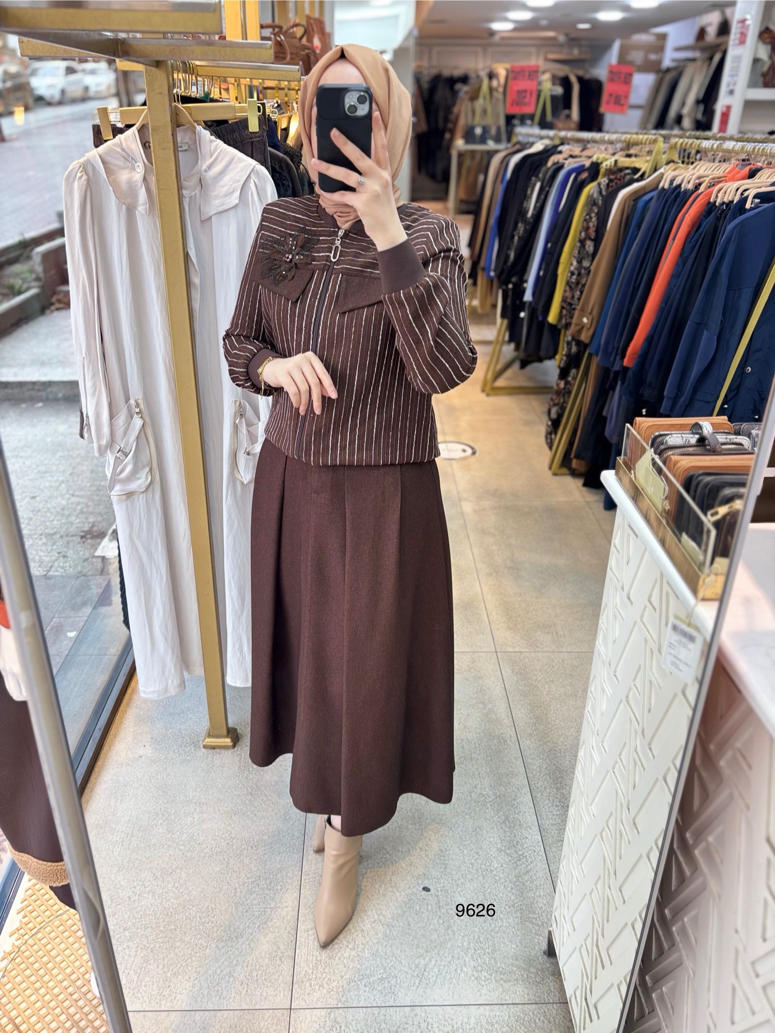 9626 Yaka Gül Detaylı Etekli Takım - Görsel 10