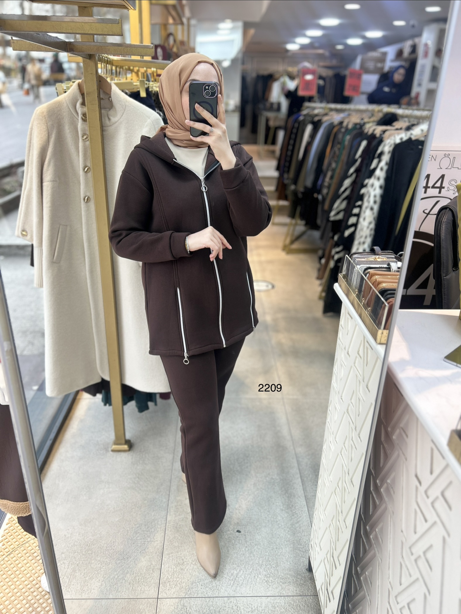 2209 Fermuar Detaylı Kışlık Kapüşonlu Takım - Görsel 1