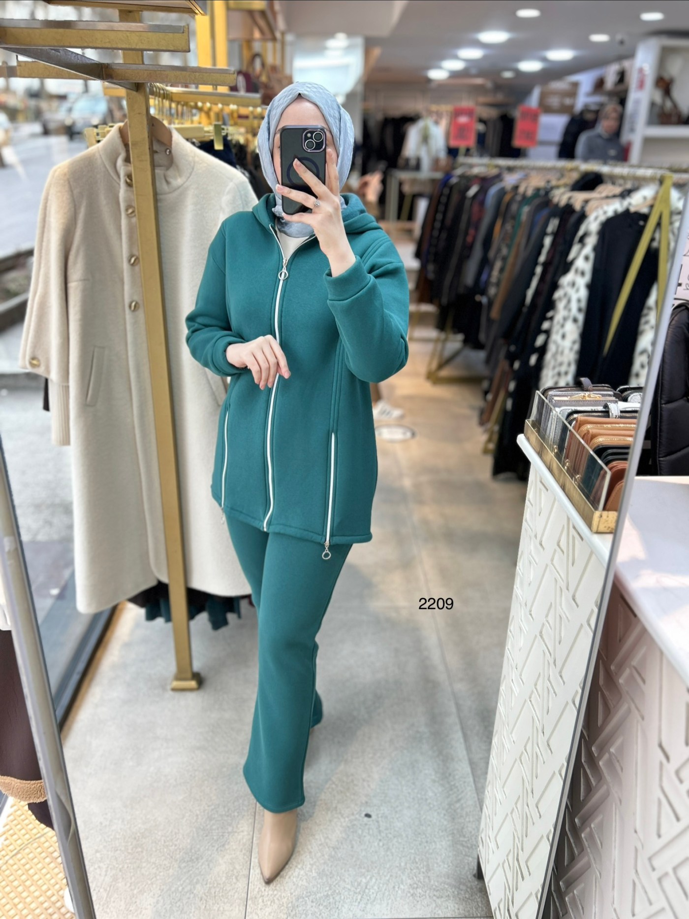 2209 Fermuar Detaylı Kışlık Kapüşonlu Takım