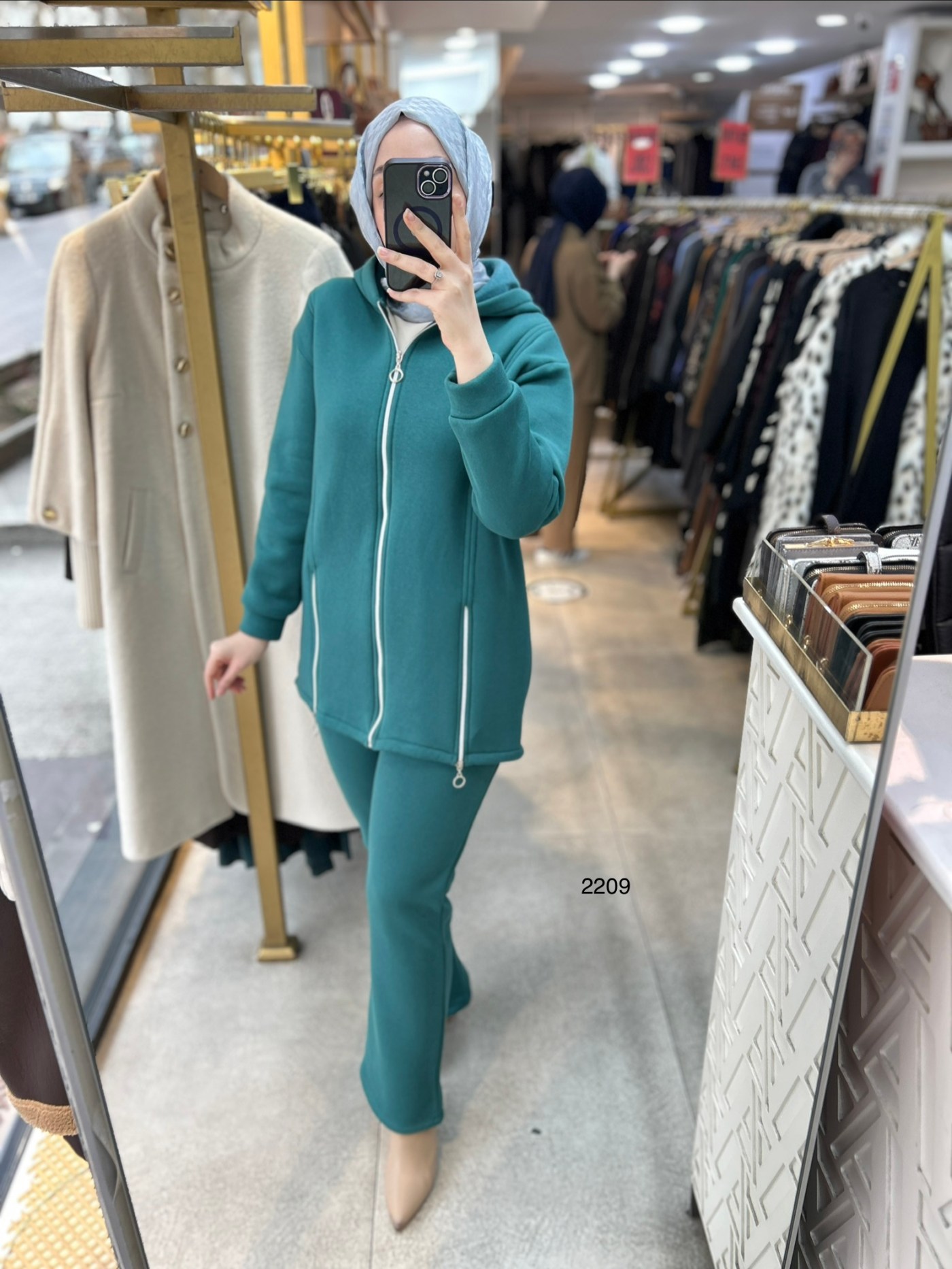 2209 Fermuar Detaylı Kışlık Kapüşonlu Takım