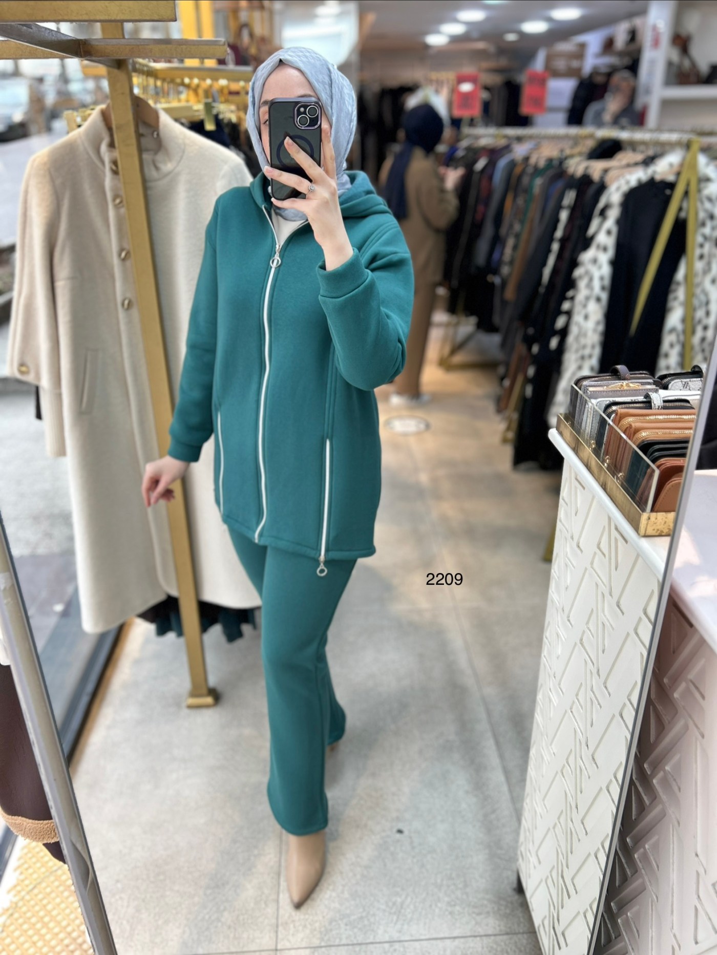 2209 Fermuar Detaylı Kışlık Kapüşonlu Takım