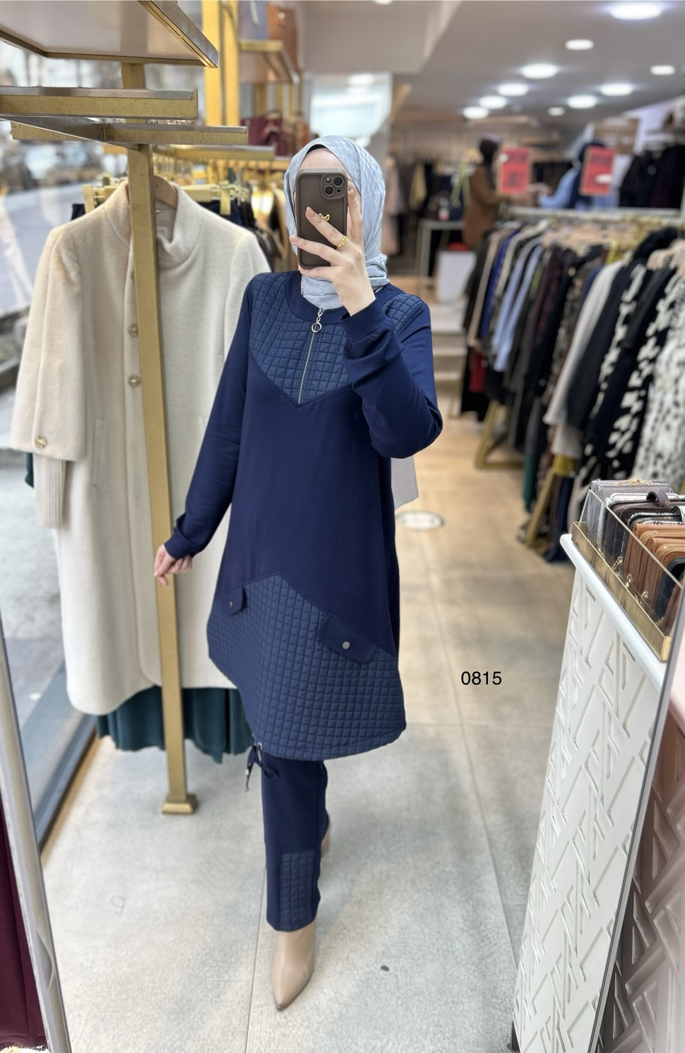 0815 Kapitone Detaylı Takım