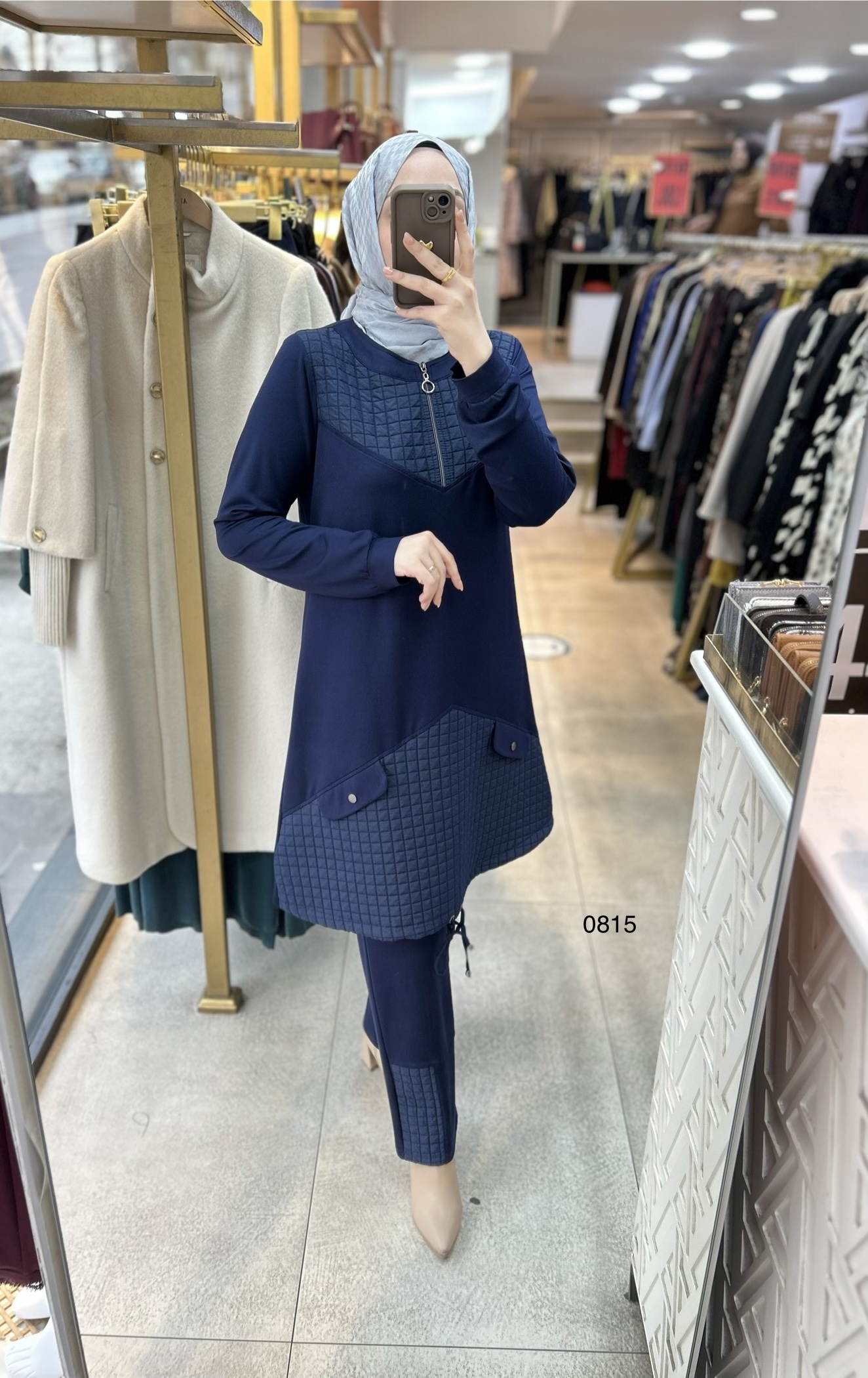 0815 Kapitone Detaylı Takım