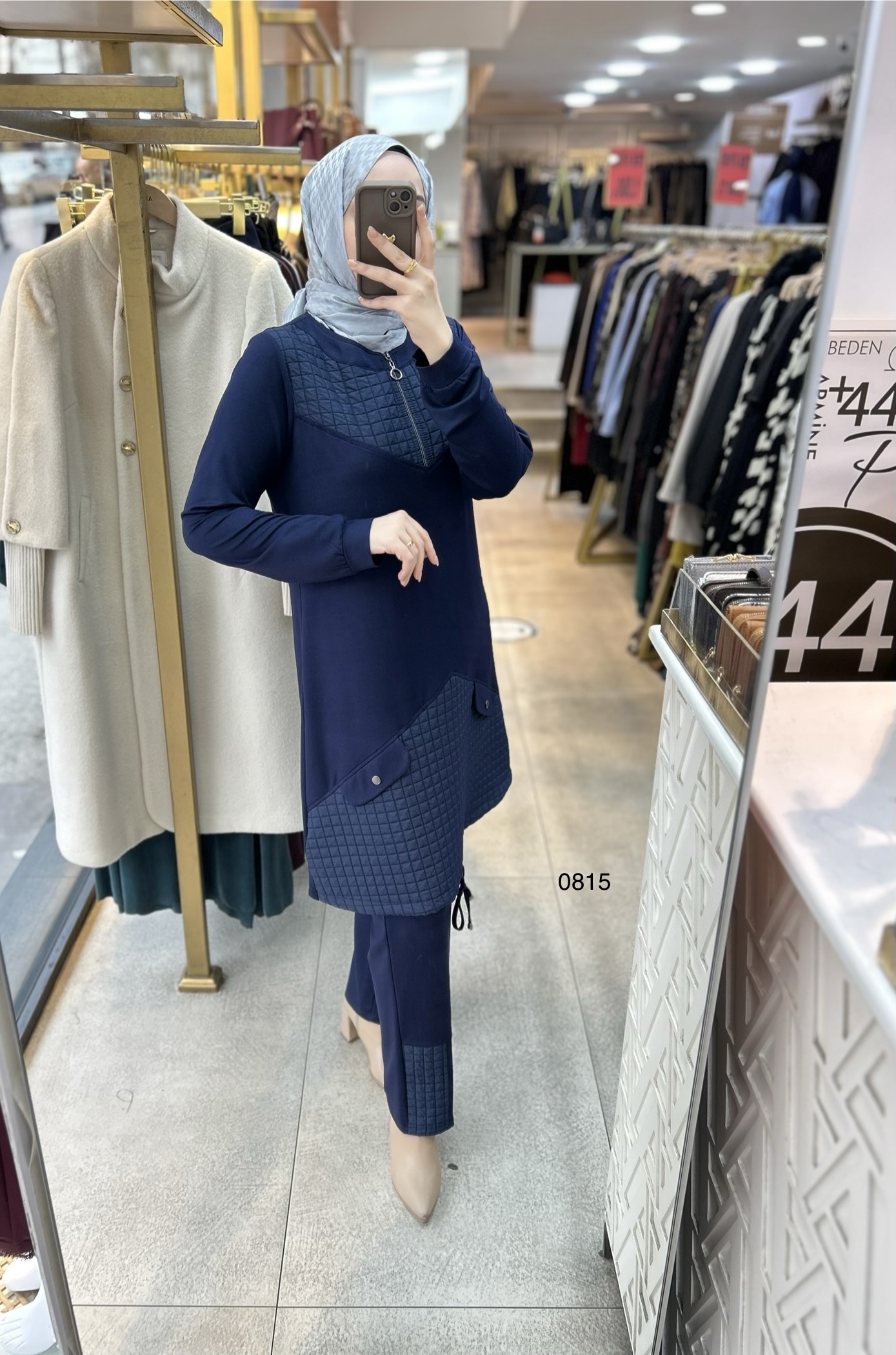 0815 Kapitone Detaylı Takım