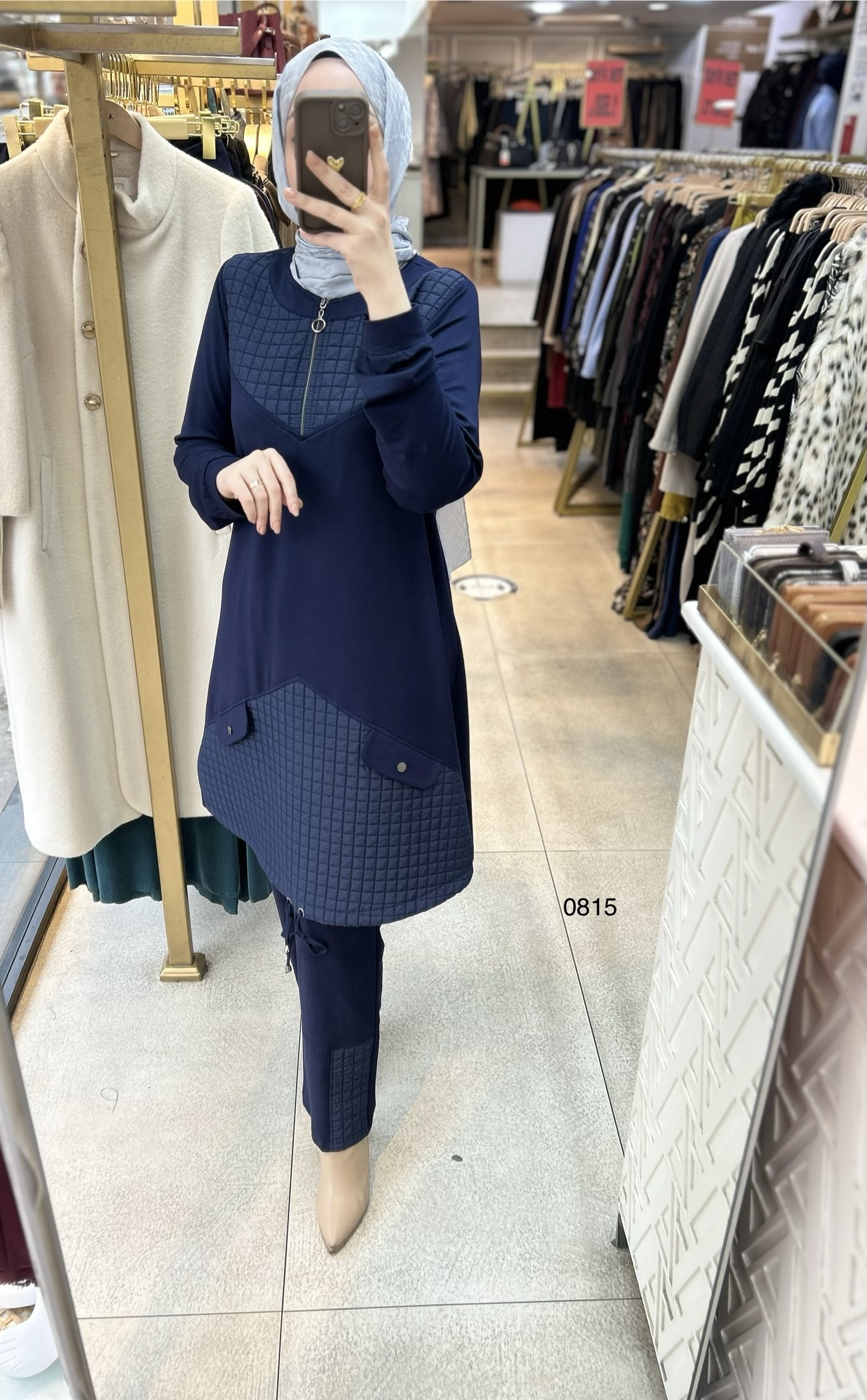 0815 Kapitone Detaylı Takım