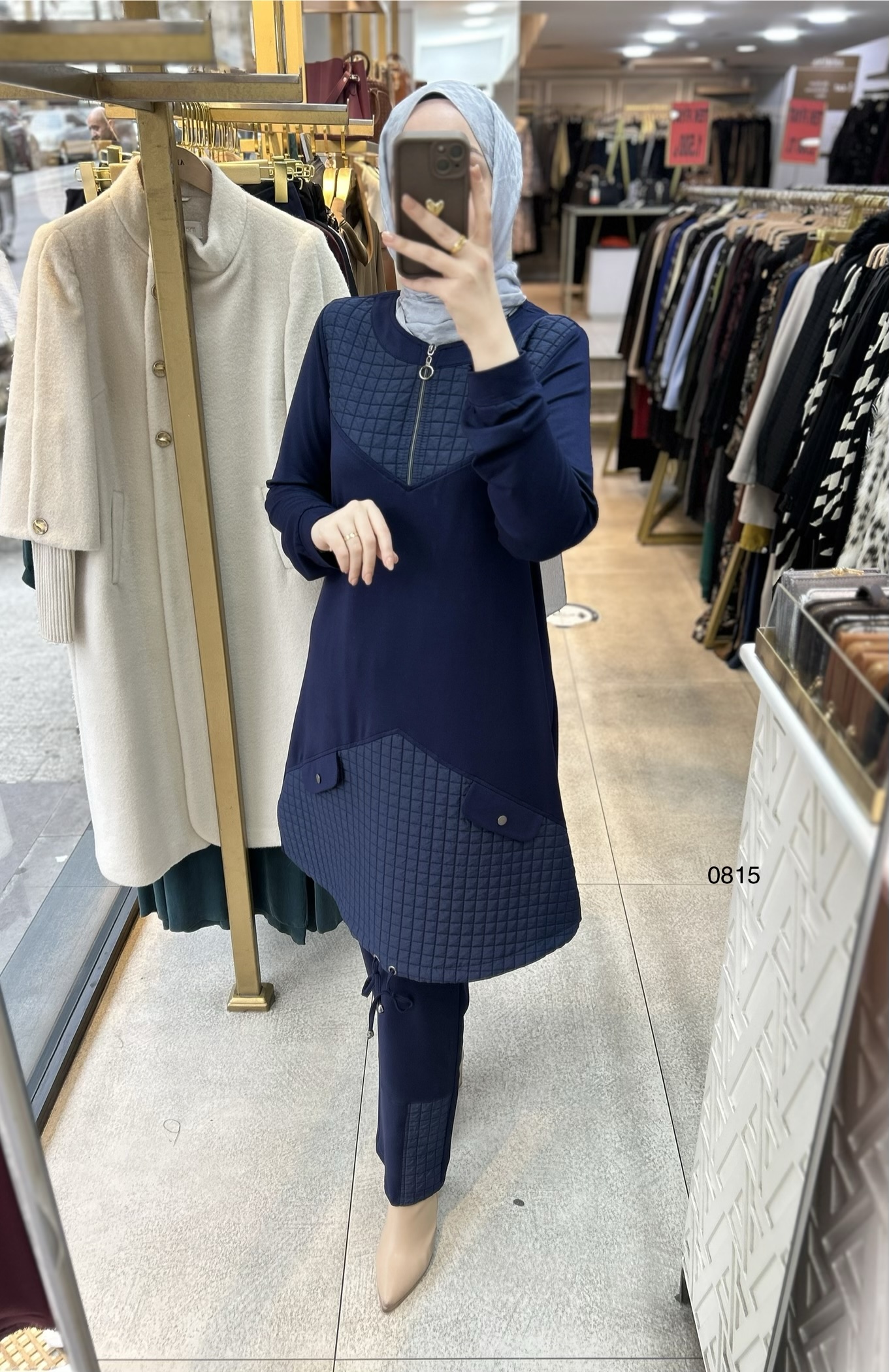 0815 Kapitone Detaylı Takım