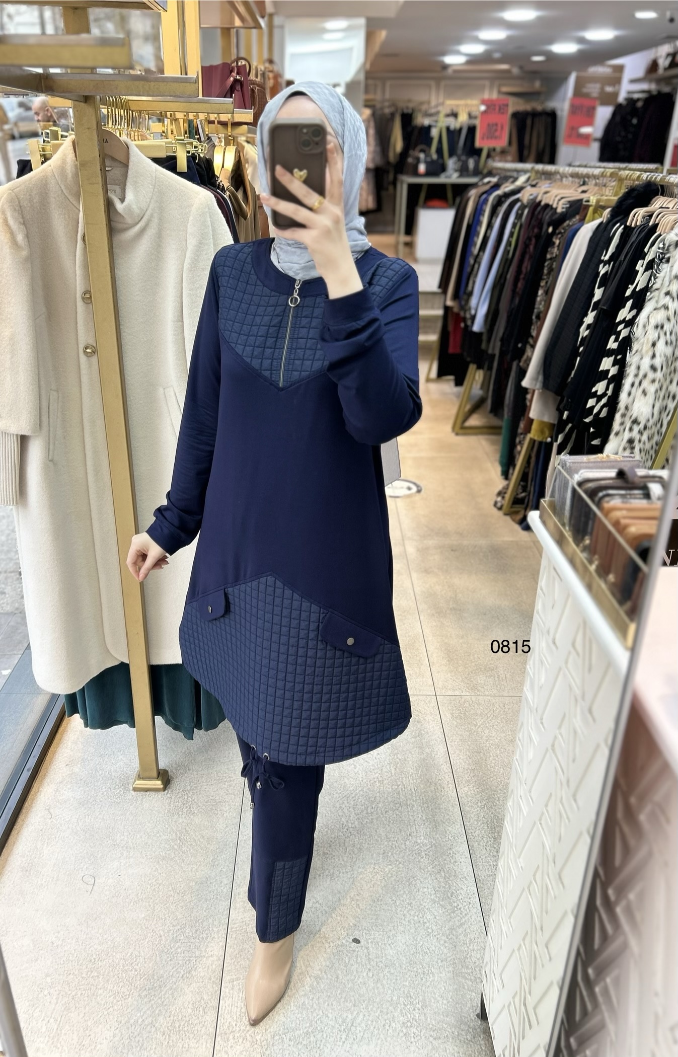 0815 Kapitone Detaylı Takım