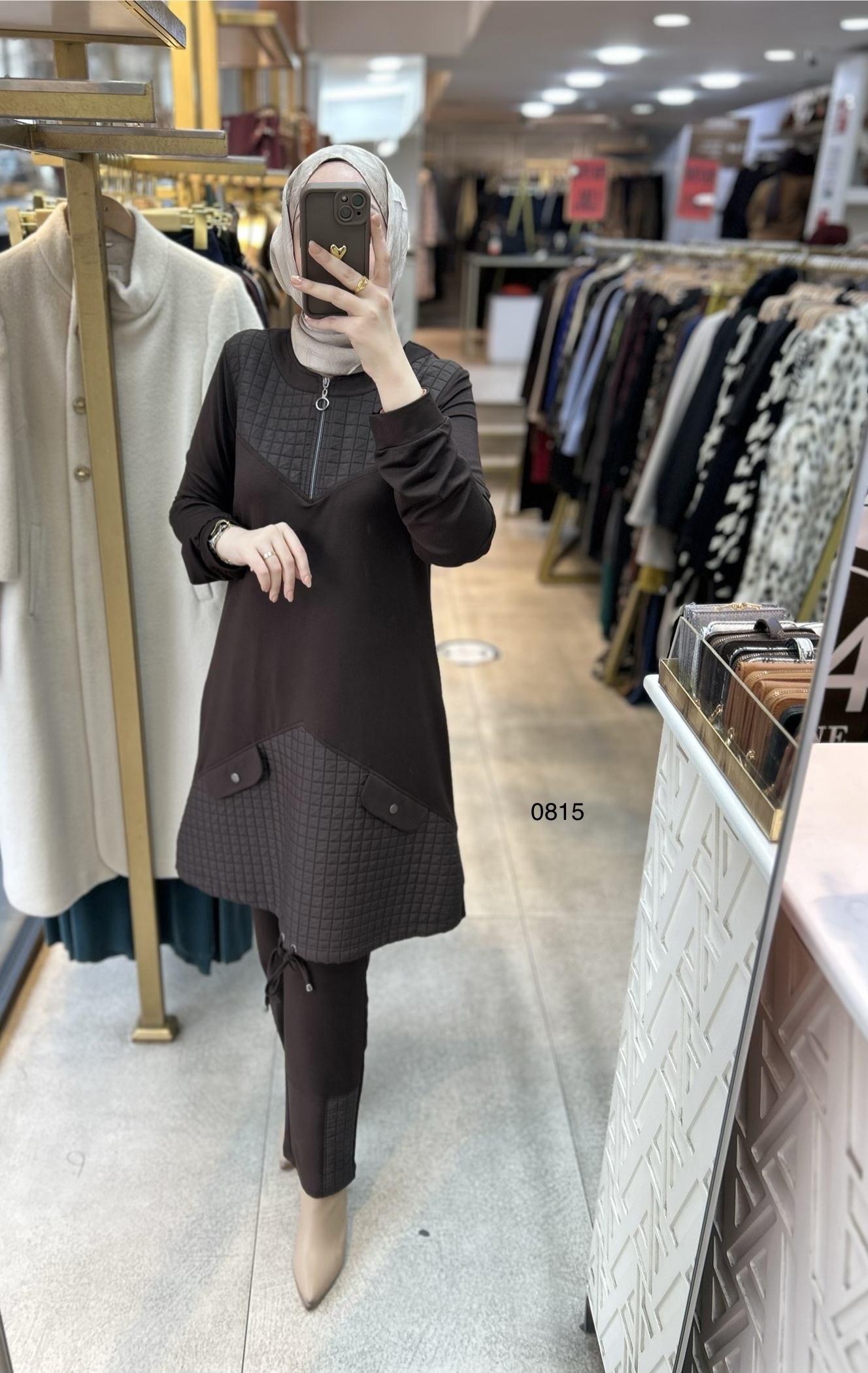 0815 Kapitone Detaylı Takım