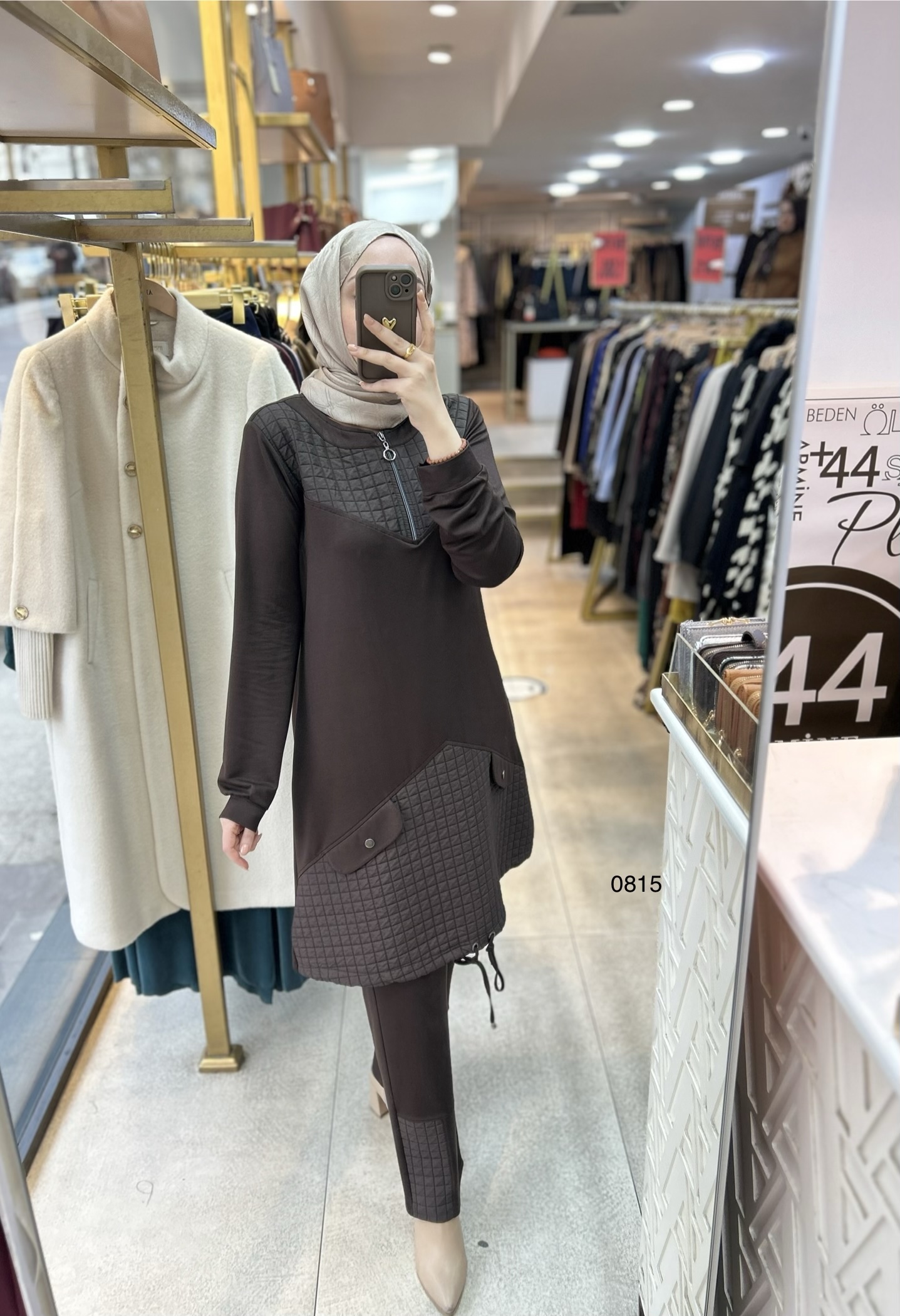 0815 Kapitone Detaylı Takım - Görsel 10