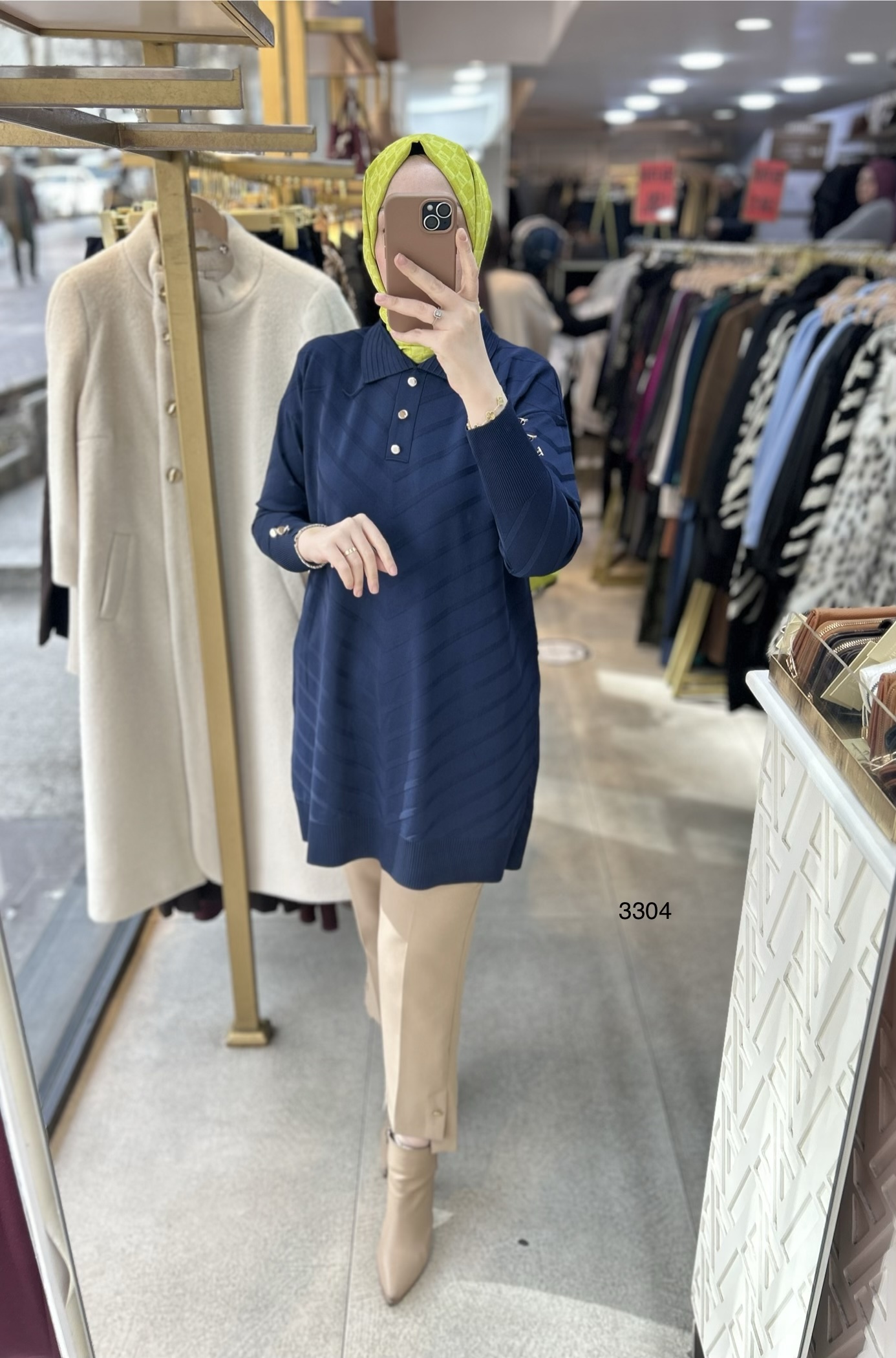 3304 V Desenli Düğme Detaylı Merserize Tunik