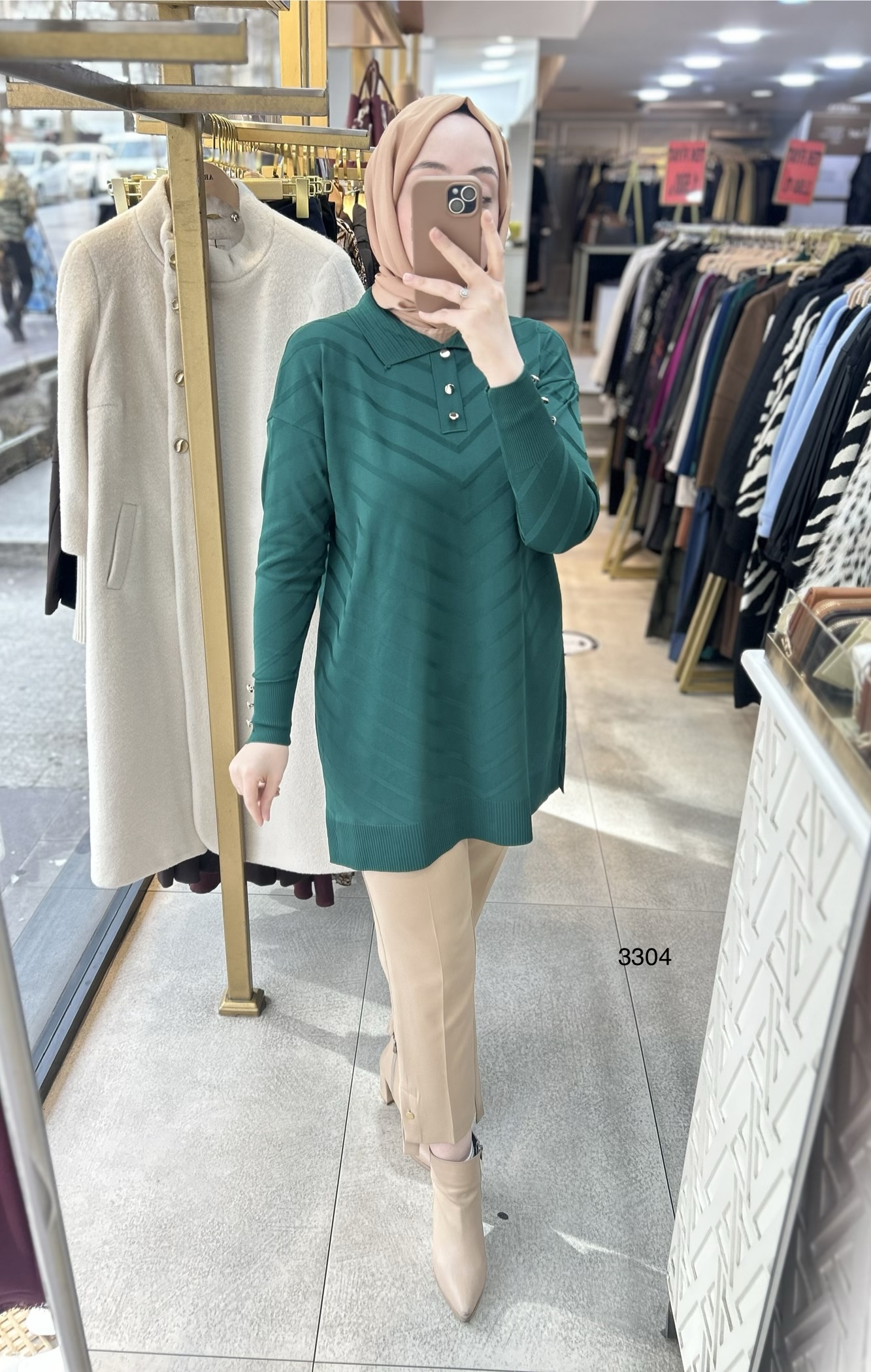 3304 V Desenli Düğme Detaylı Merserize Tunik