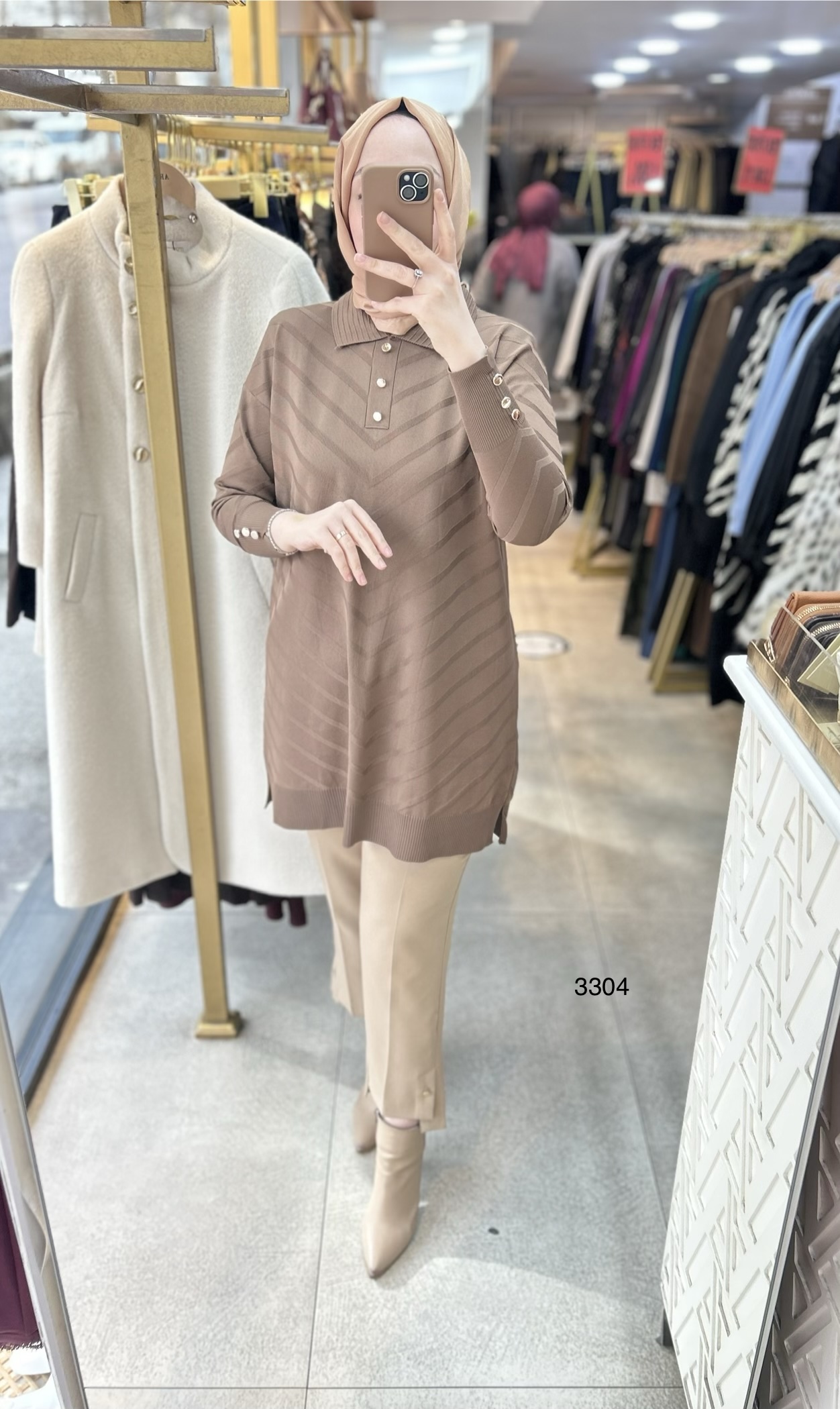 3304 V Desenli Düğme Detaylı Merserize Tunik