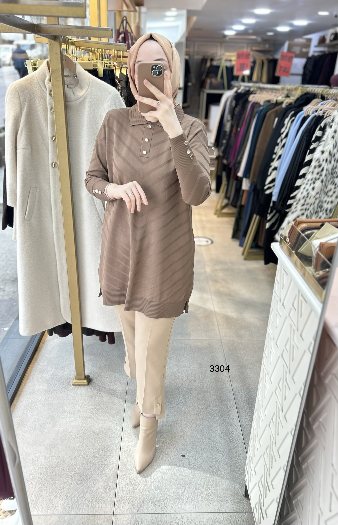 3304 V Desenli Düğme Detaylı Merserize Tunik