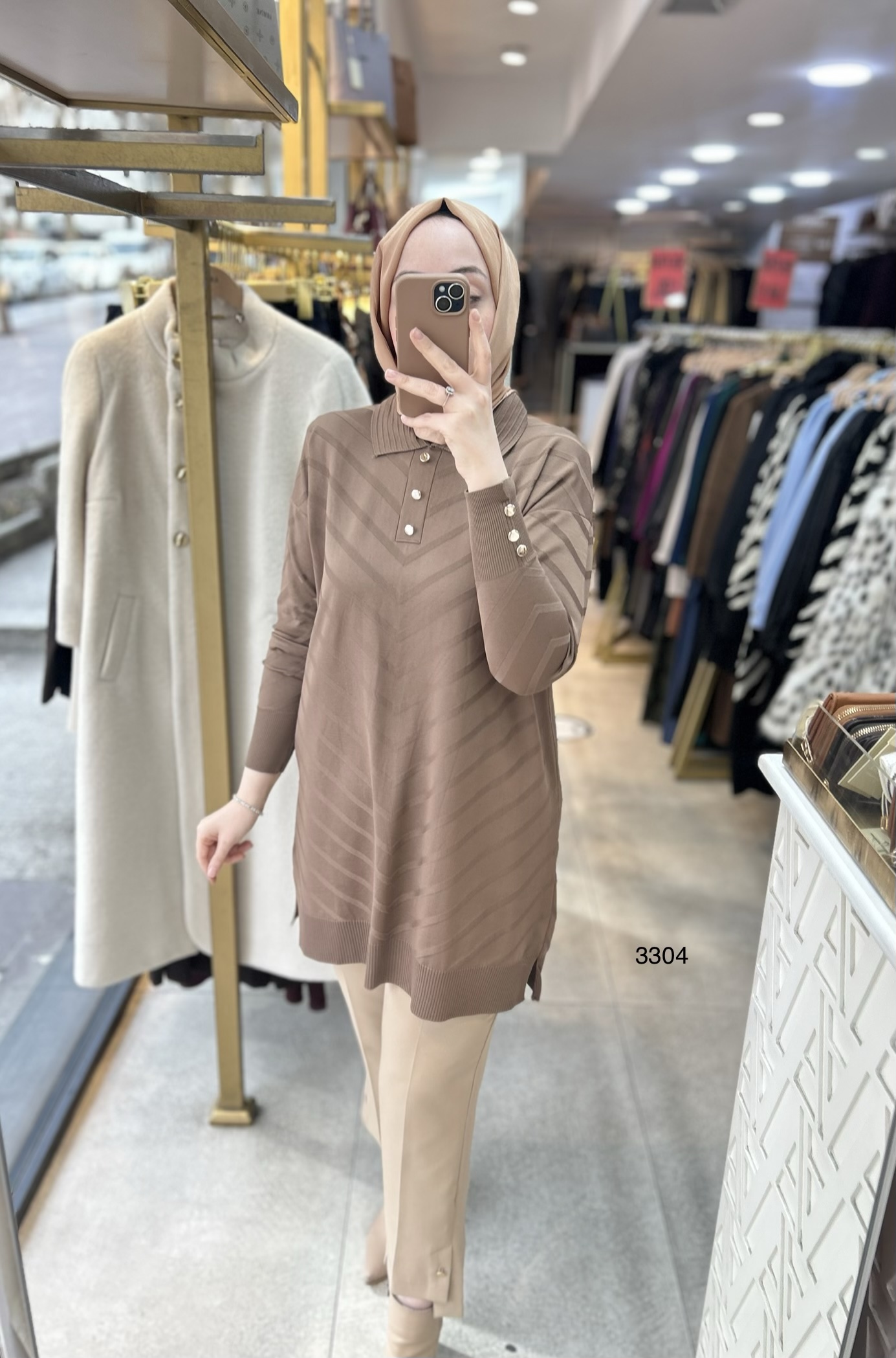 3304 V Desenli Düğme Detaylı Merserize Tunik