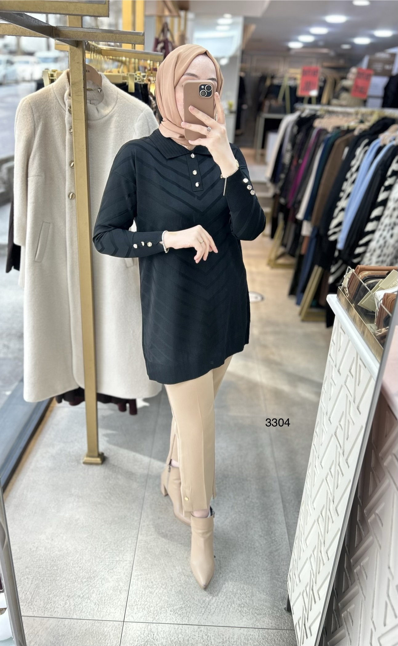 3304 V Desenli Düğme Detaylı Merserize Tunik