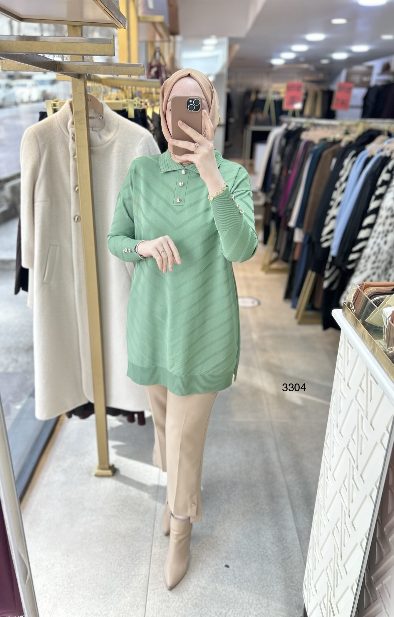 3304 V Desenli Düğme Detaylı Merserize Tunik