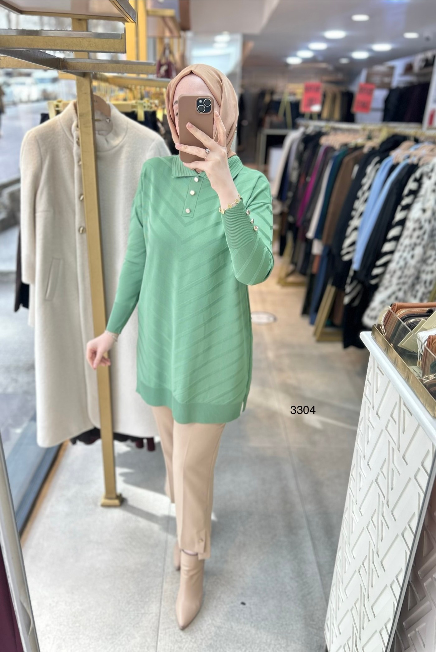 3304 V Desenli Düğme Detaylı Merserize Tunik