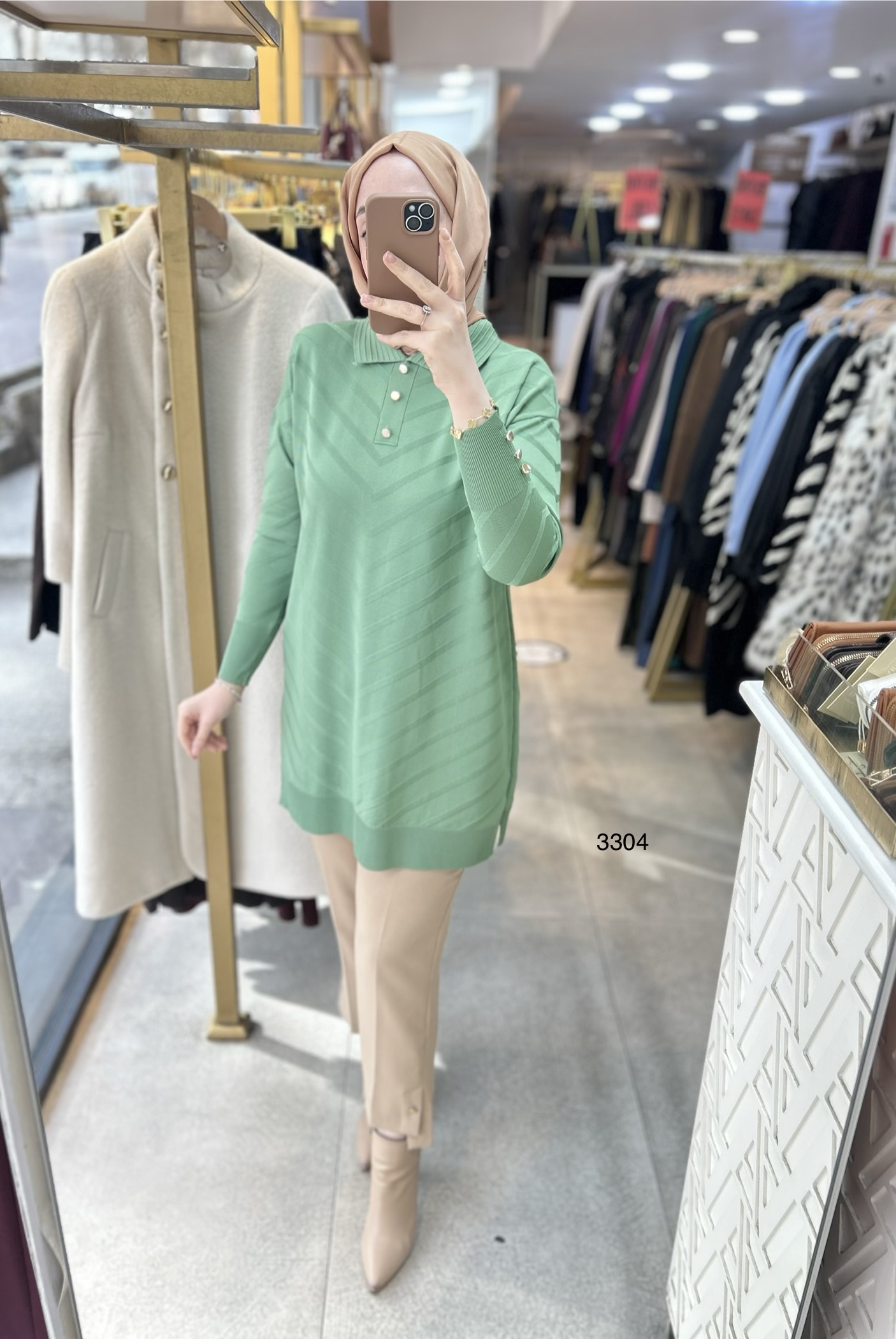 3304 V Desenli Düğme Detaylı Merserize Tunik - Görsel 13