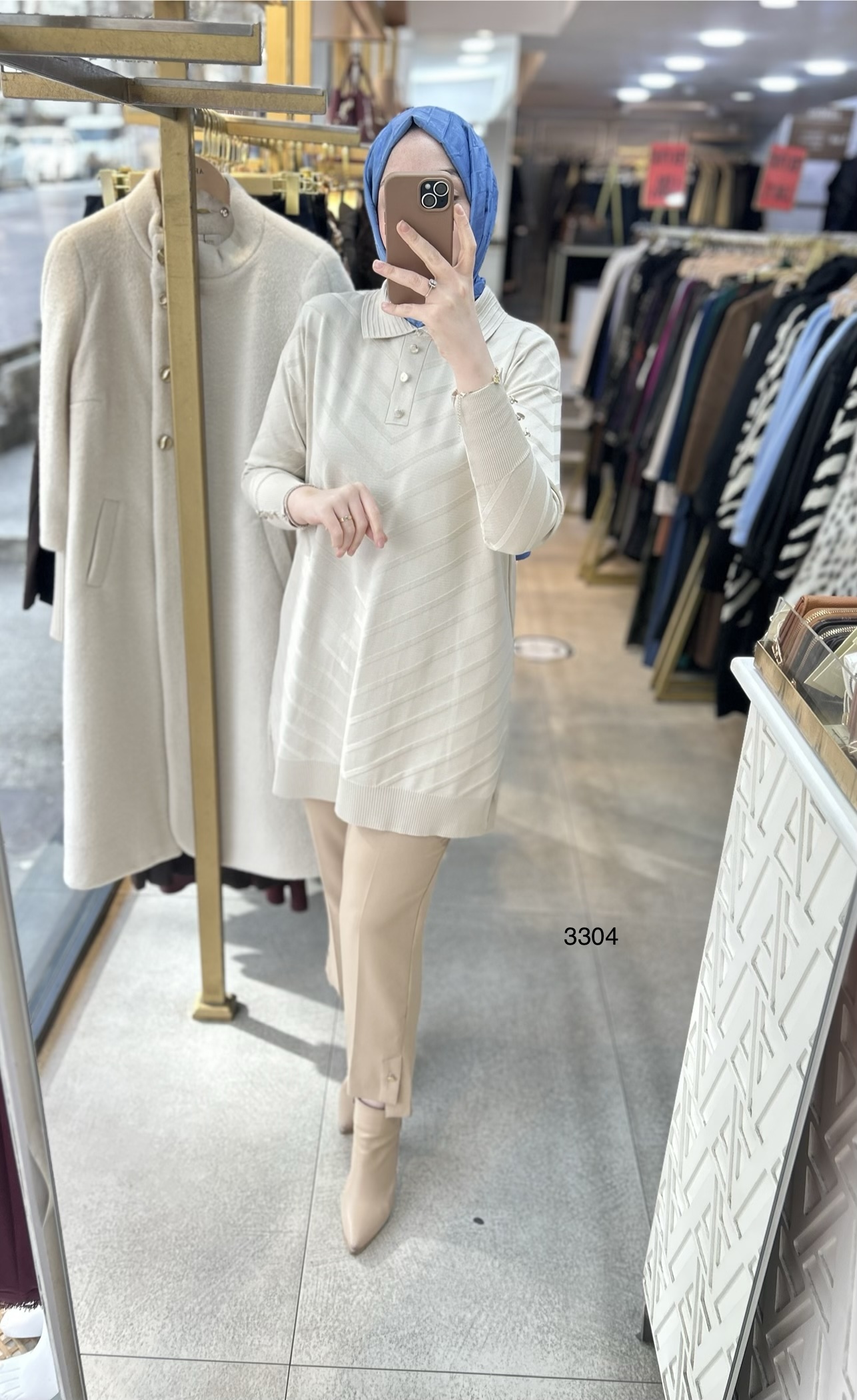 3304 V Desenli Düğme Detaylı Merserize Tunik