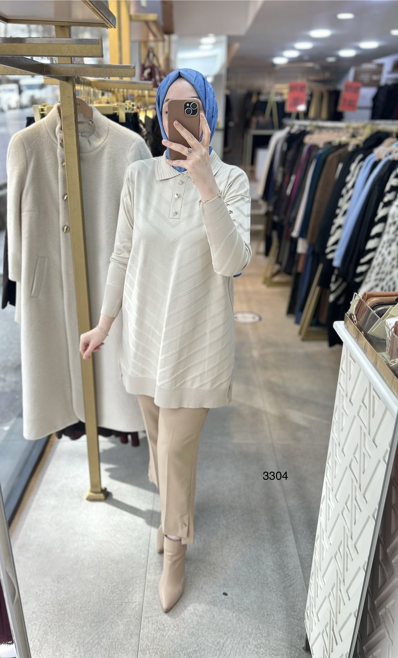 3304 V Desenli Düğme Detaylı Merserize Tunik