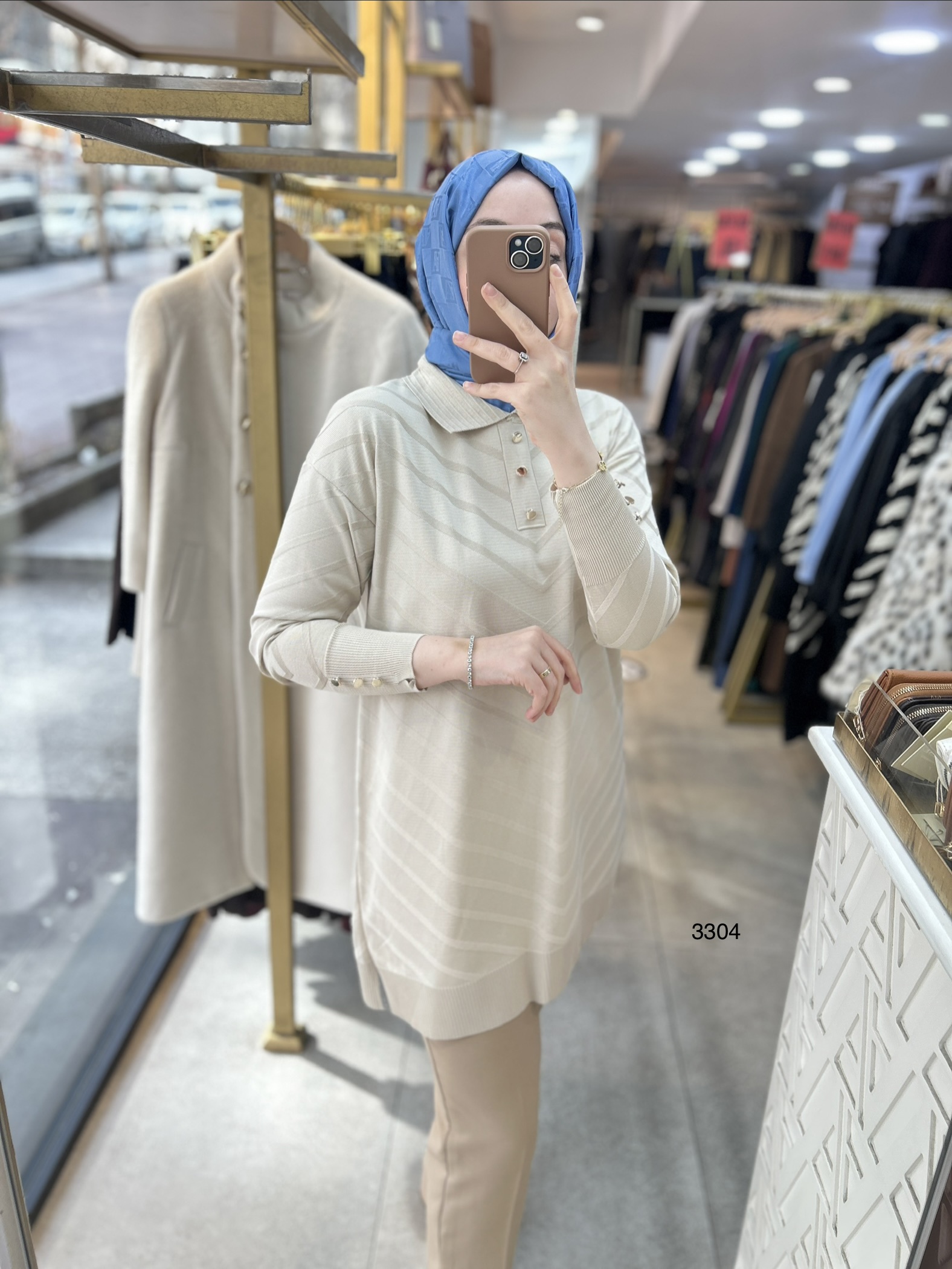 3304 V Desenli Düğme Detaylı Merserize Tunik - Görsel 15