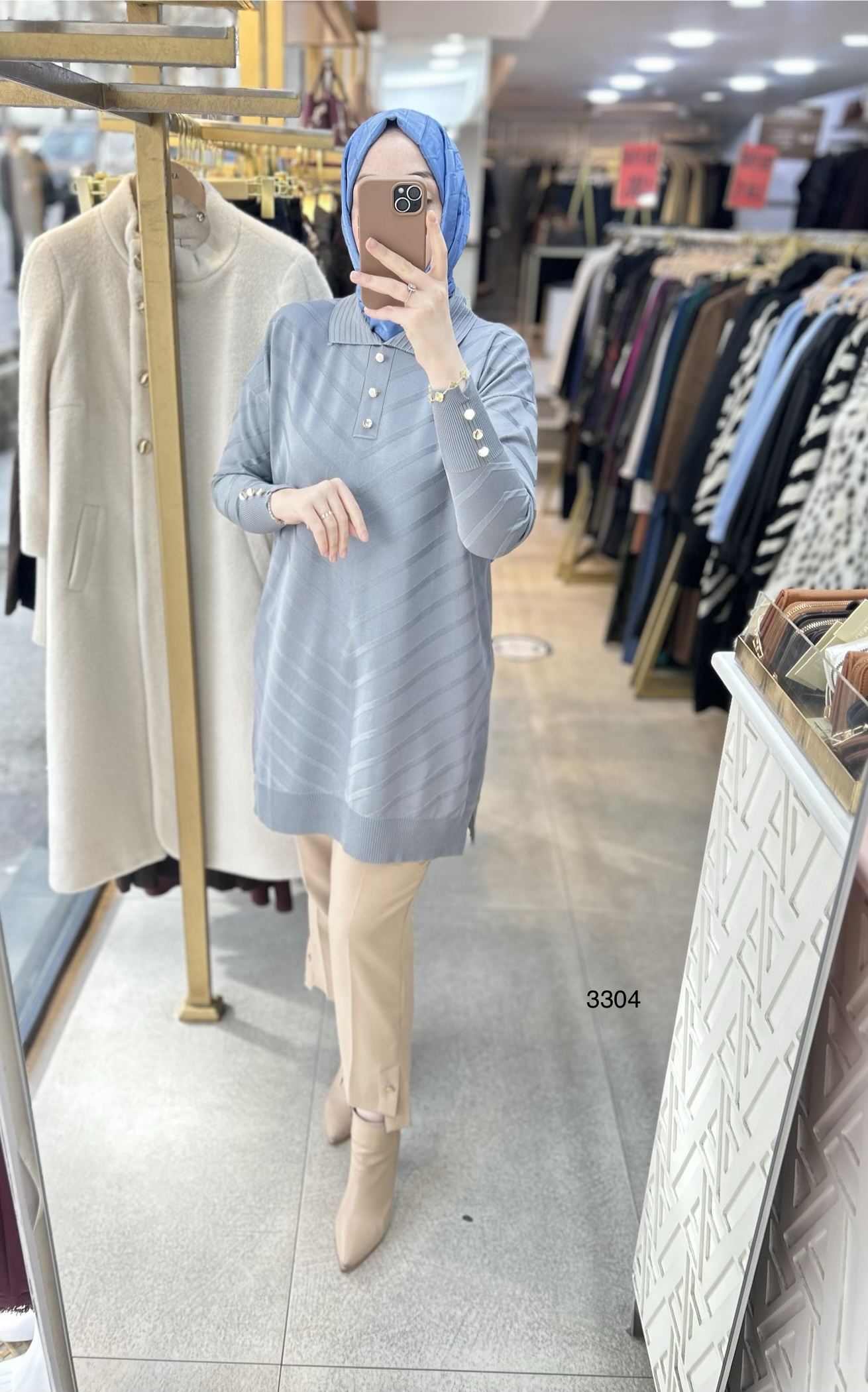 3304 V Desenli Düğme Detaylı Merserize Tunik