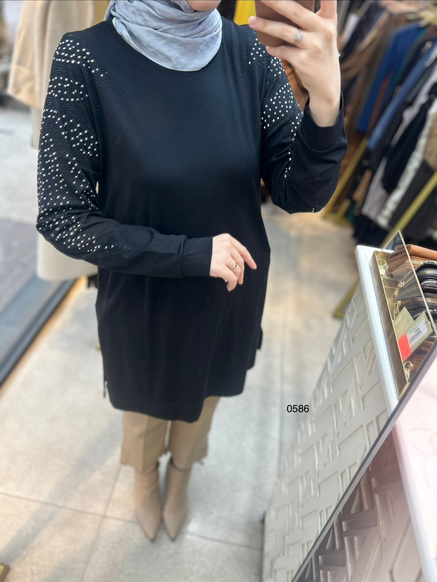 0586 Kolu Taşlı Tunik