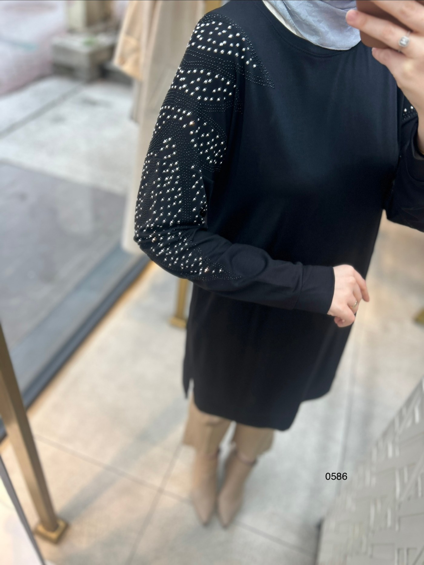 0586 Kolu Taşlı Tunik