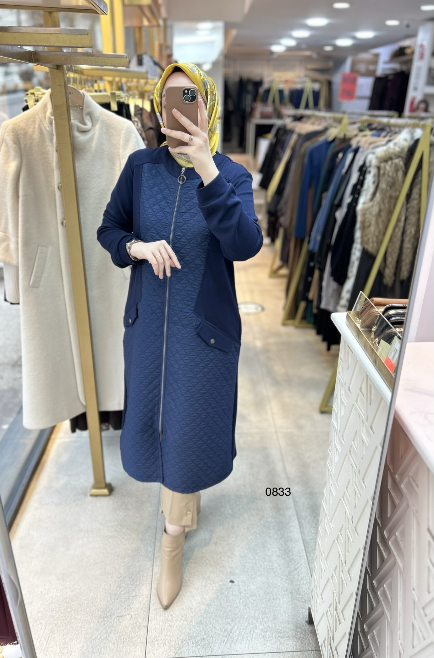 0833 Kapitone Detaylı Kap