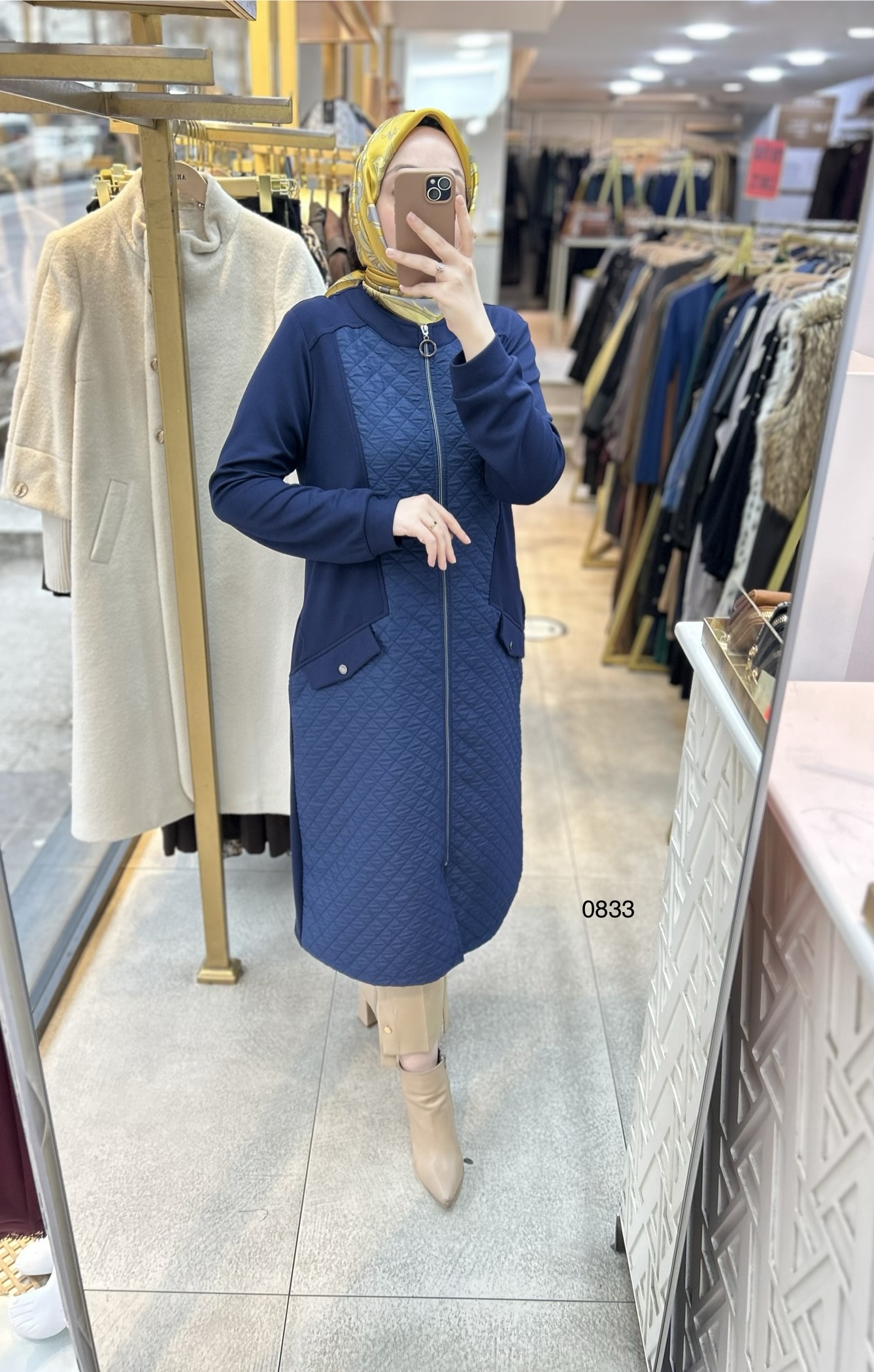 0833 Kapitone Detaylı Kap