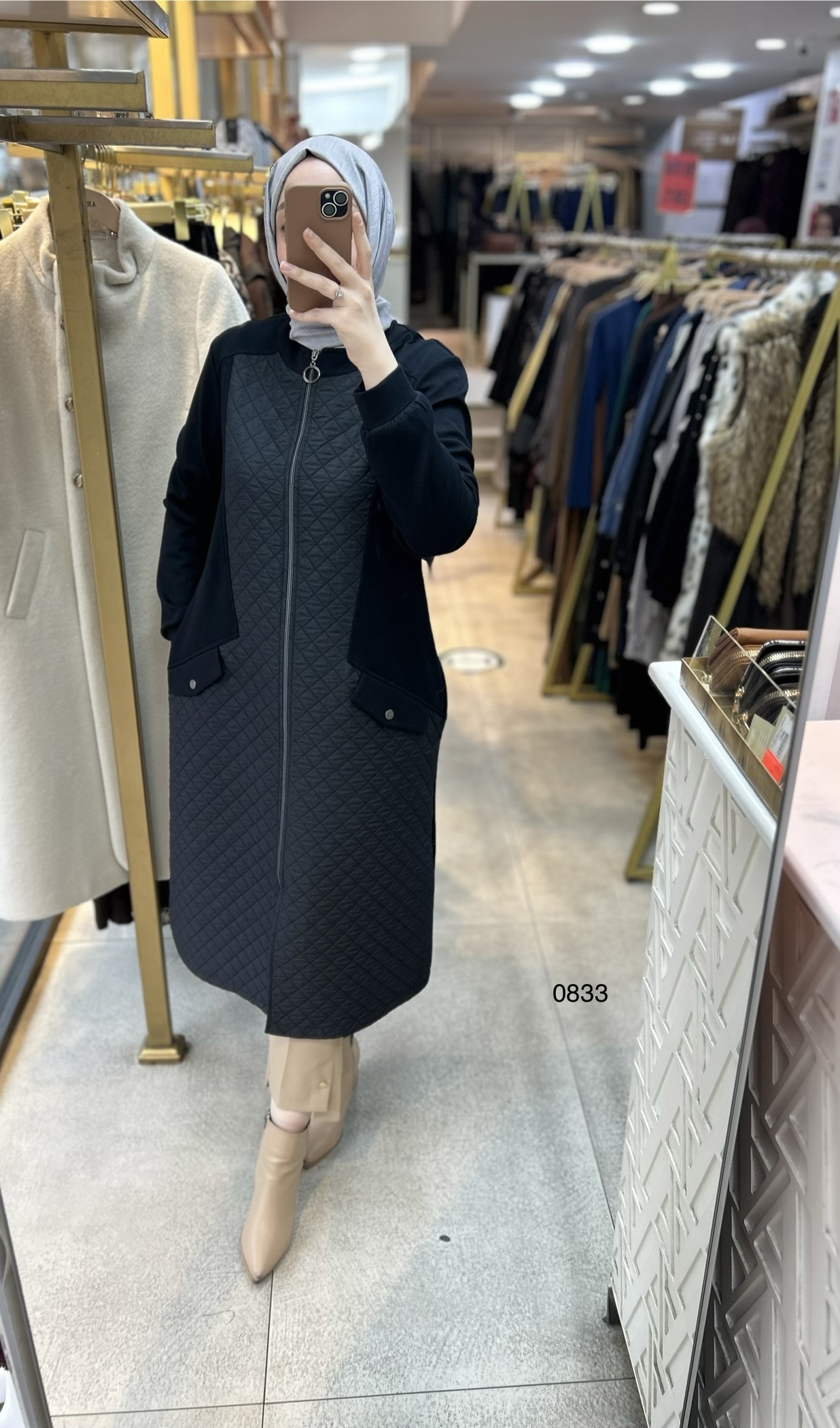 0833 Kapitone Detaylı Kap