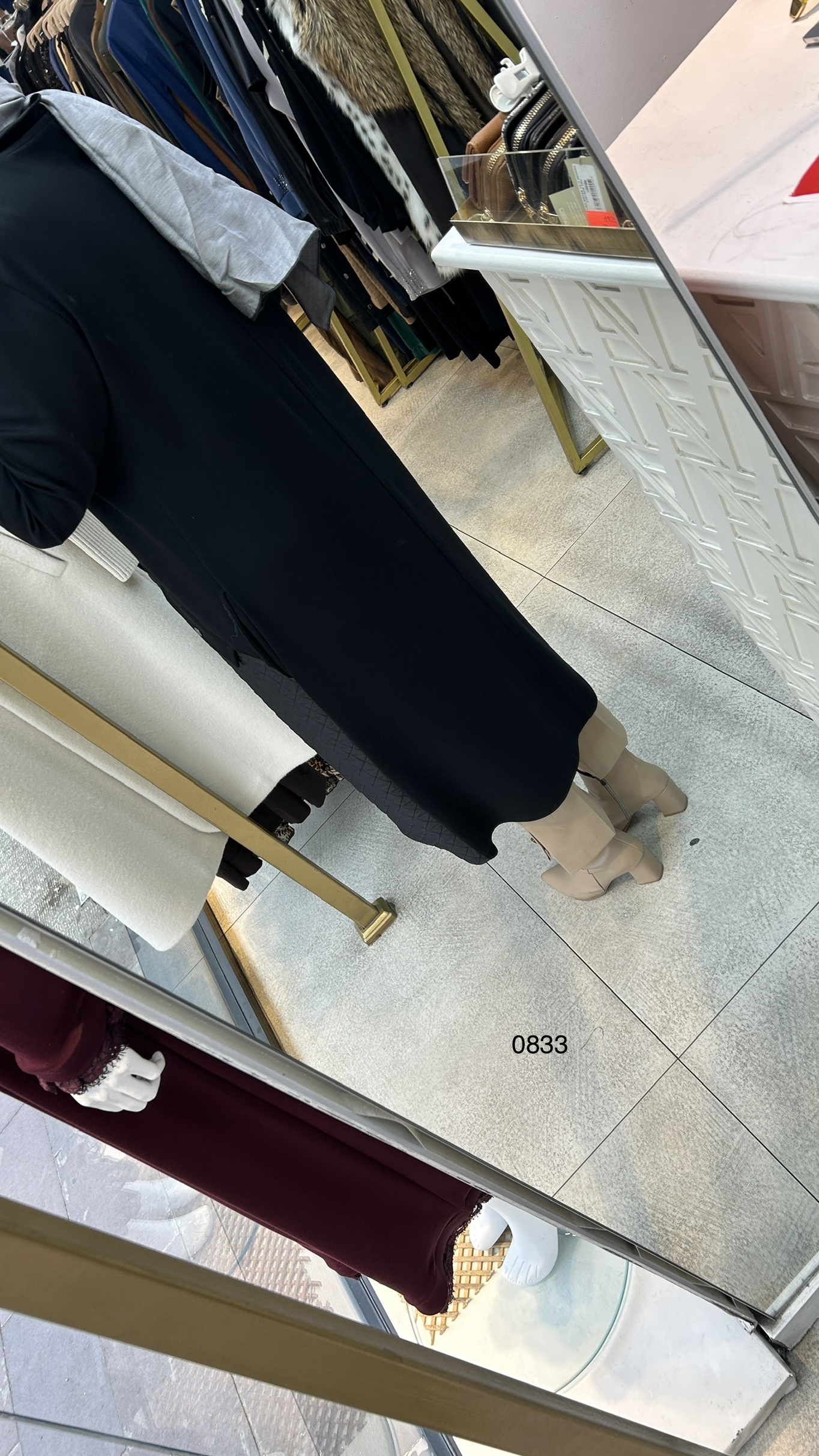 0833 Kapitone Detaylı Kap