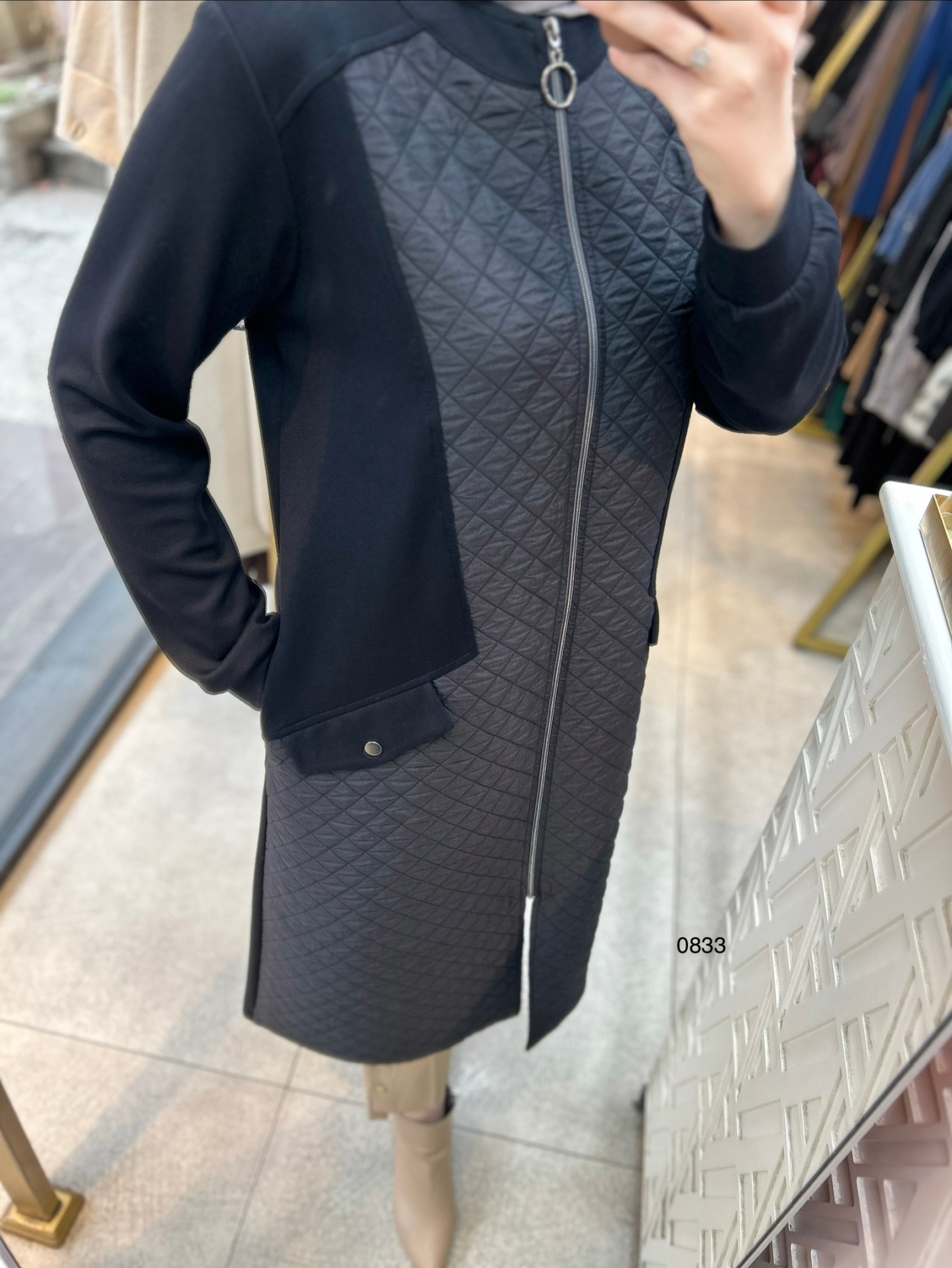 0833 Kapitone Detaylı Kap